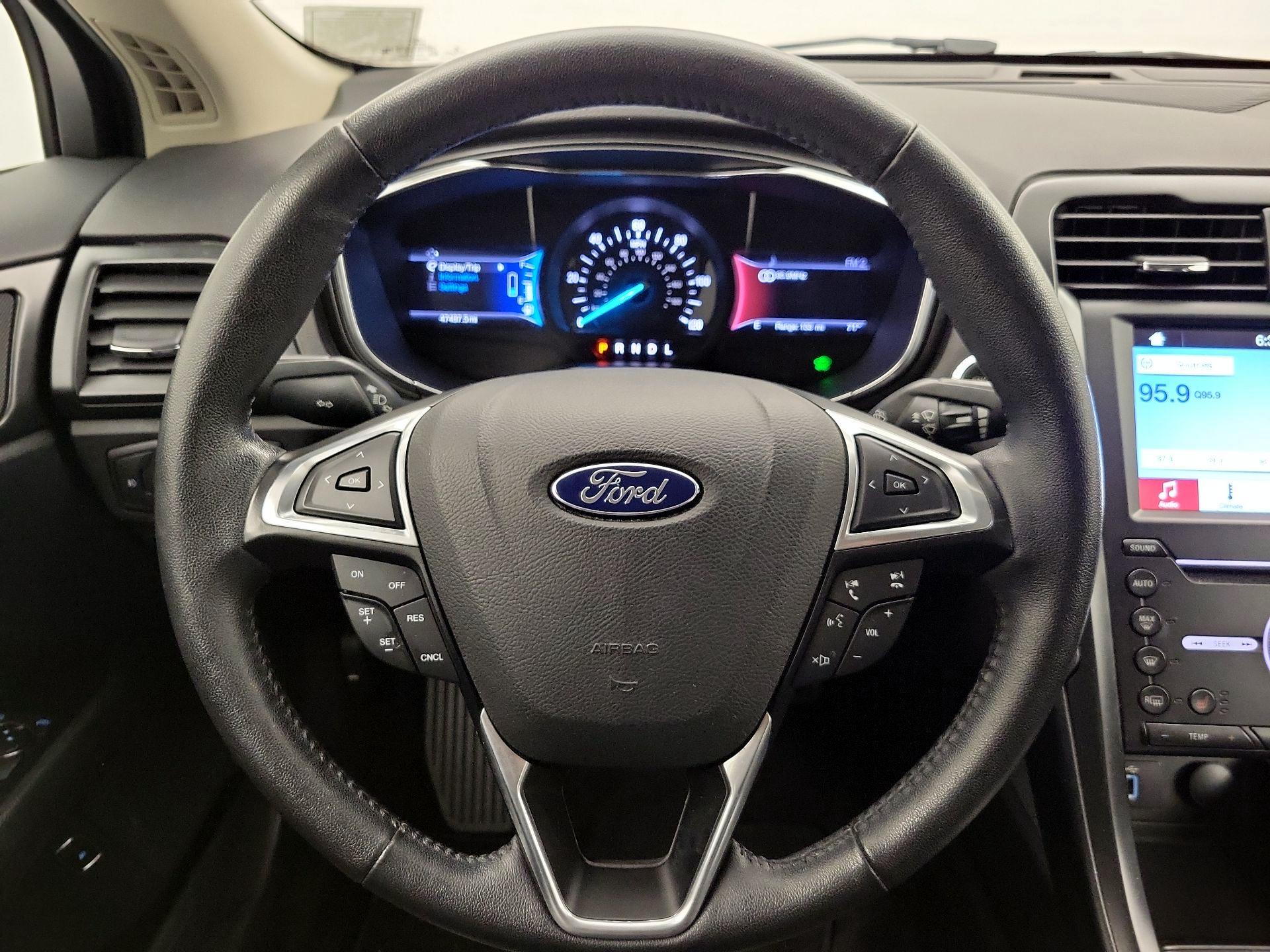 Thumbnail: 2017 Ford Fusion - 10