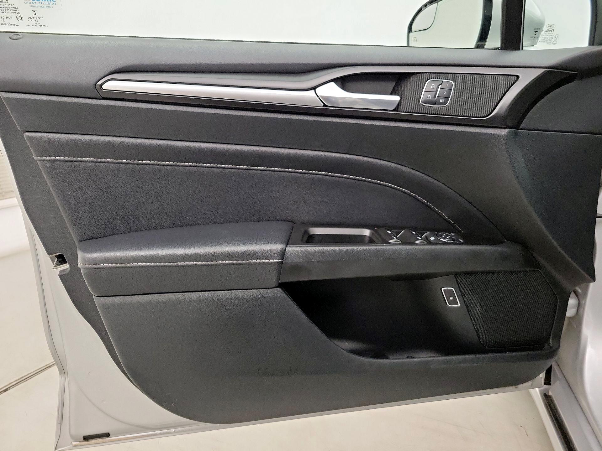 Thumbnail: 2017 Ford Fusion - 12