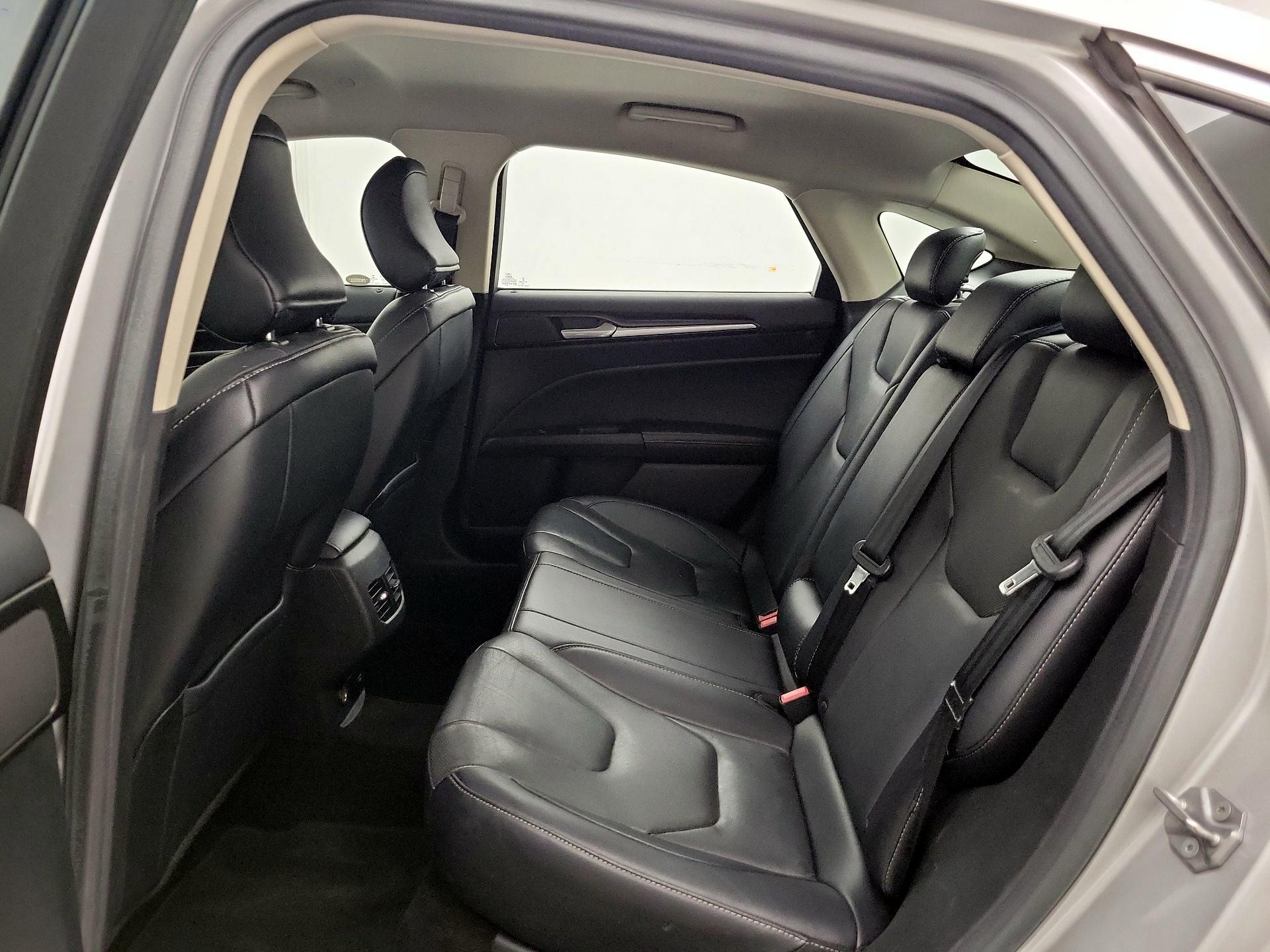 Thumbnail: 2017 Ford Fusion - 19