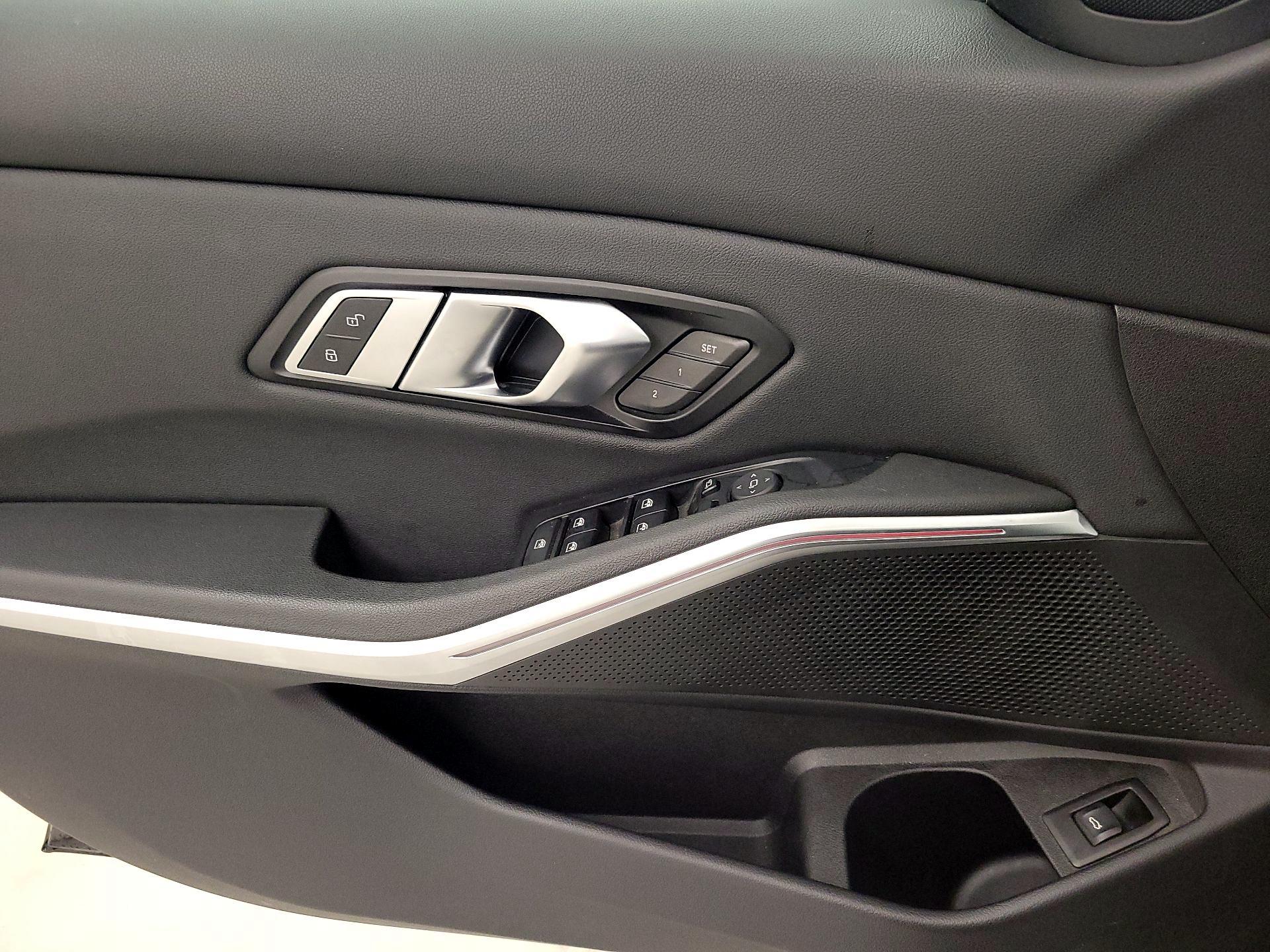 Thumbnail: 2021 BMW 3 Series - 12