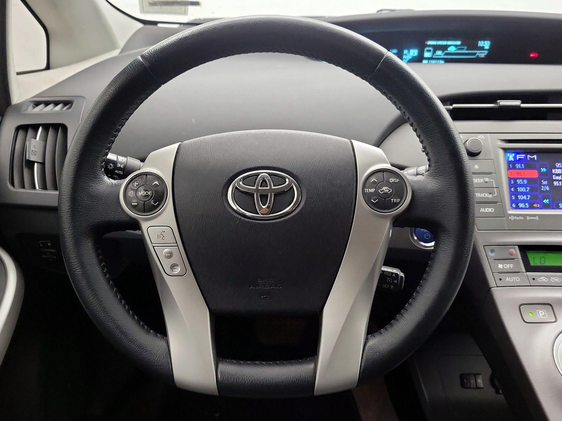 Thumbnail: 2014 Toyota Prius - 10