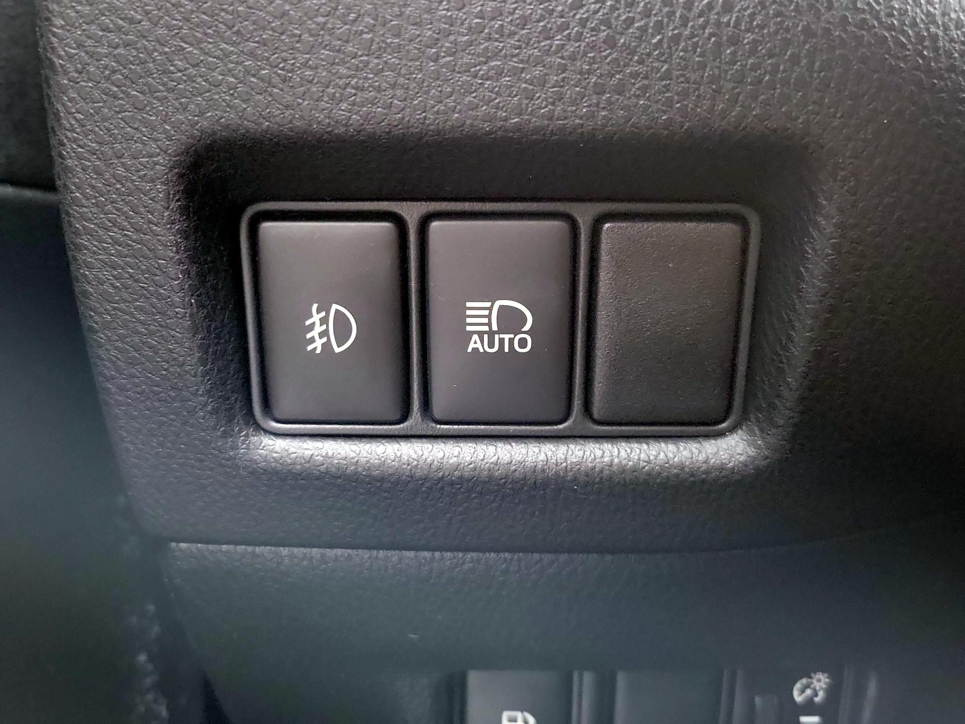 Thumbnail: 2018 Toyota C-HR - 13