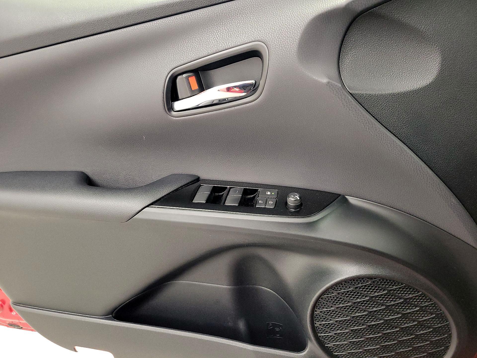 Thumbnail: 2022 Toyota Prius - 12