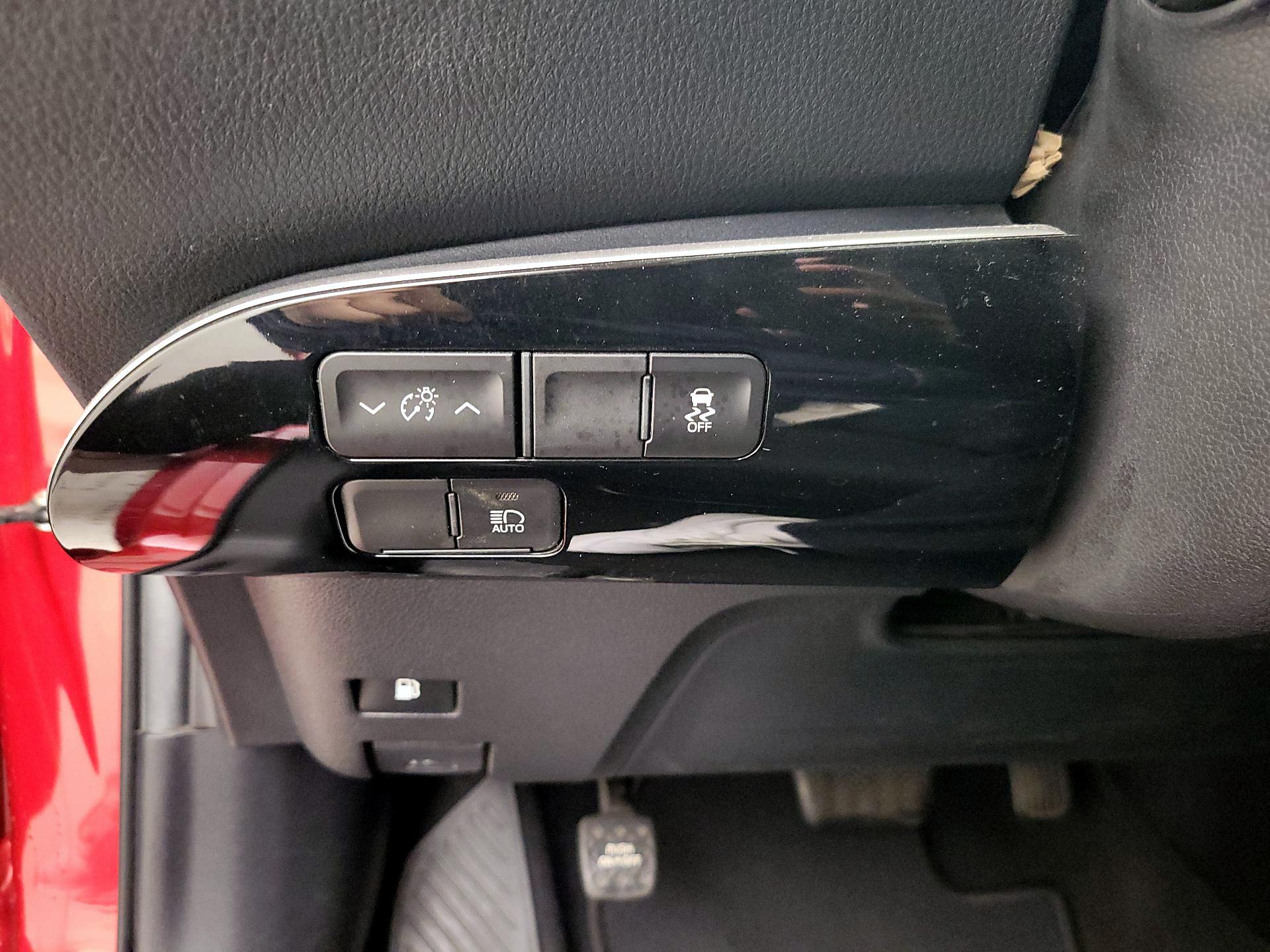 Thumbnail: 2022 Toyota Prius - 13