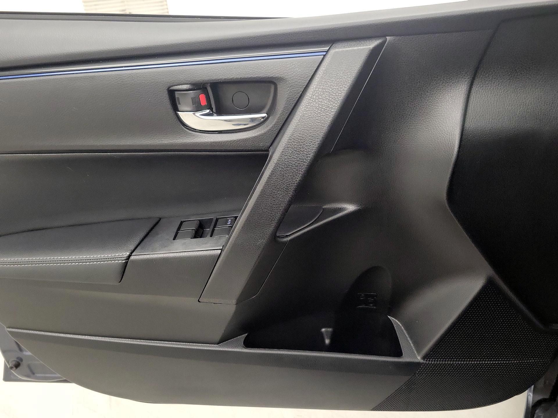 Thumbnail: 2017 Toyota Corolla - 12