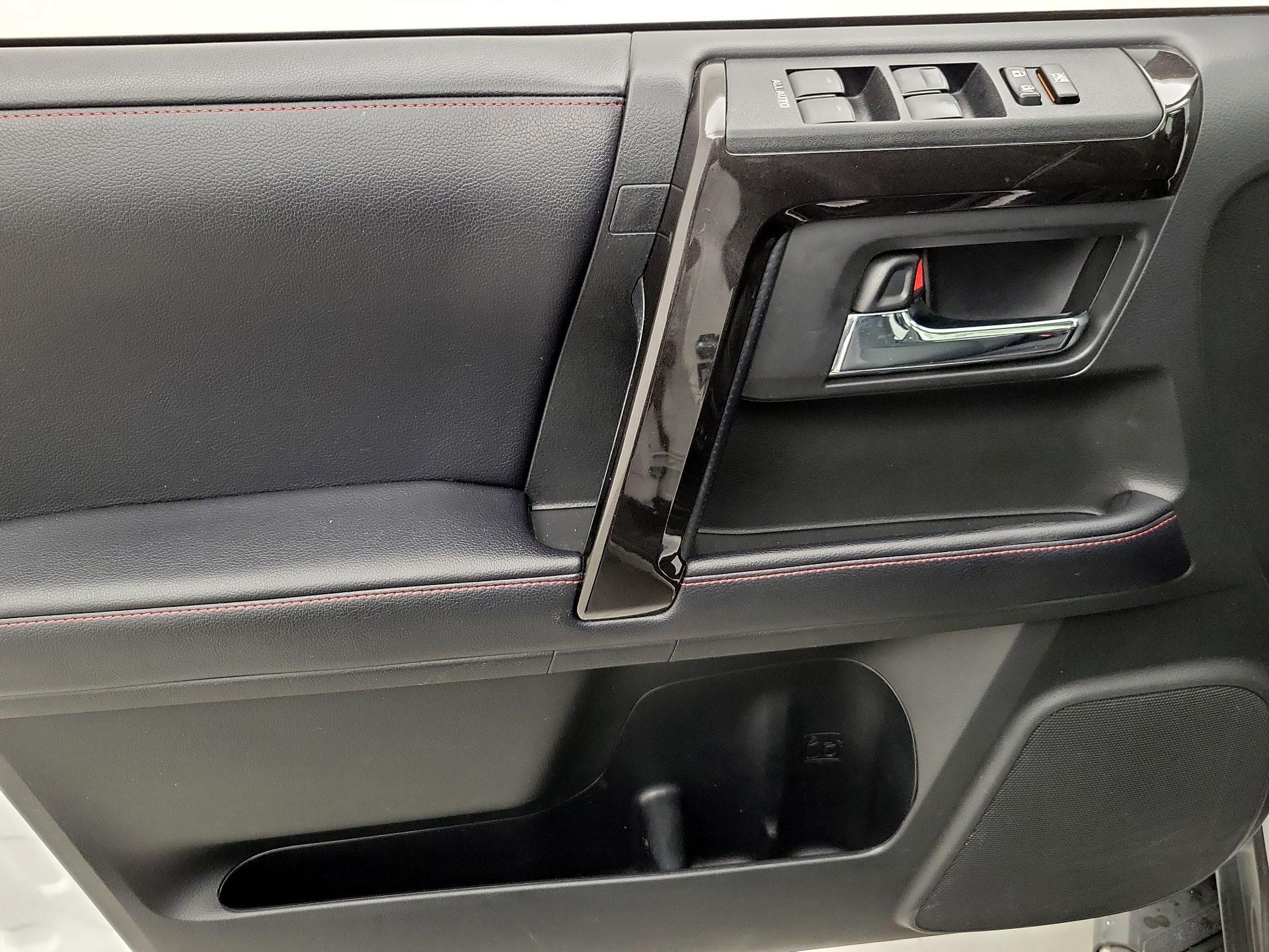 Thumbnail: 2019 Toyota 4Runner - 12