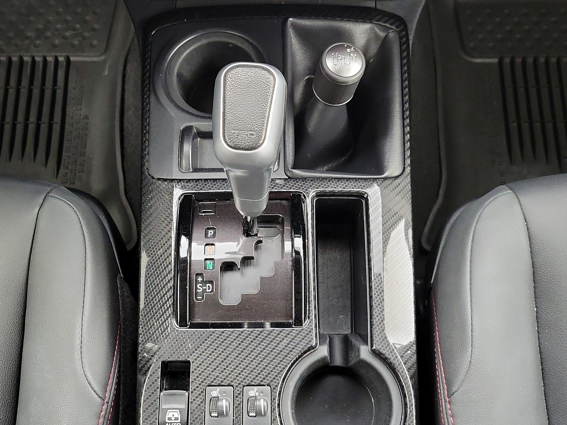 Thumbnail: 2019 Toyota 4Runner - 17