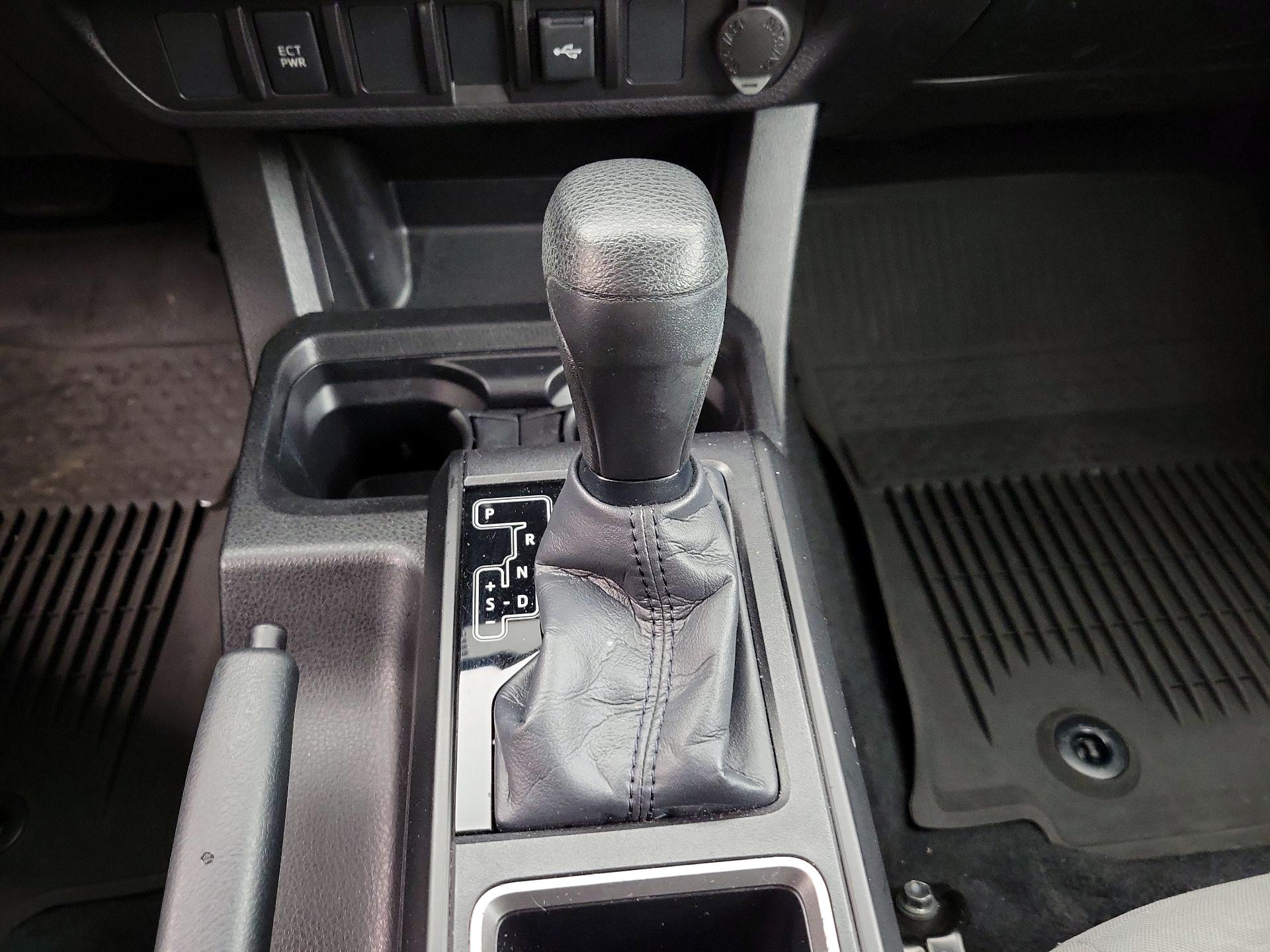 Thumbnail: 2023 Toyota Tacoma - 17