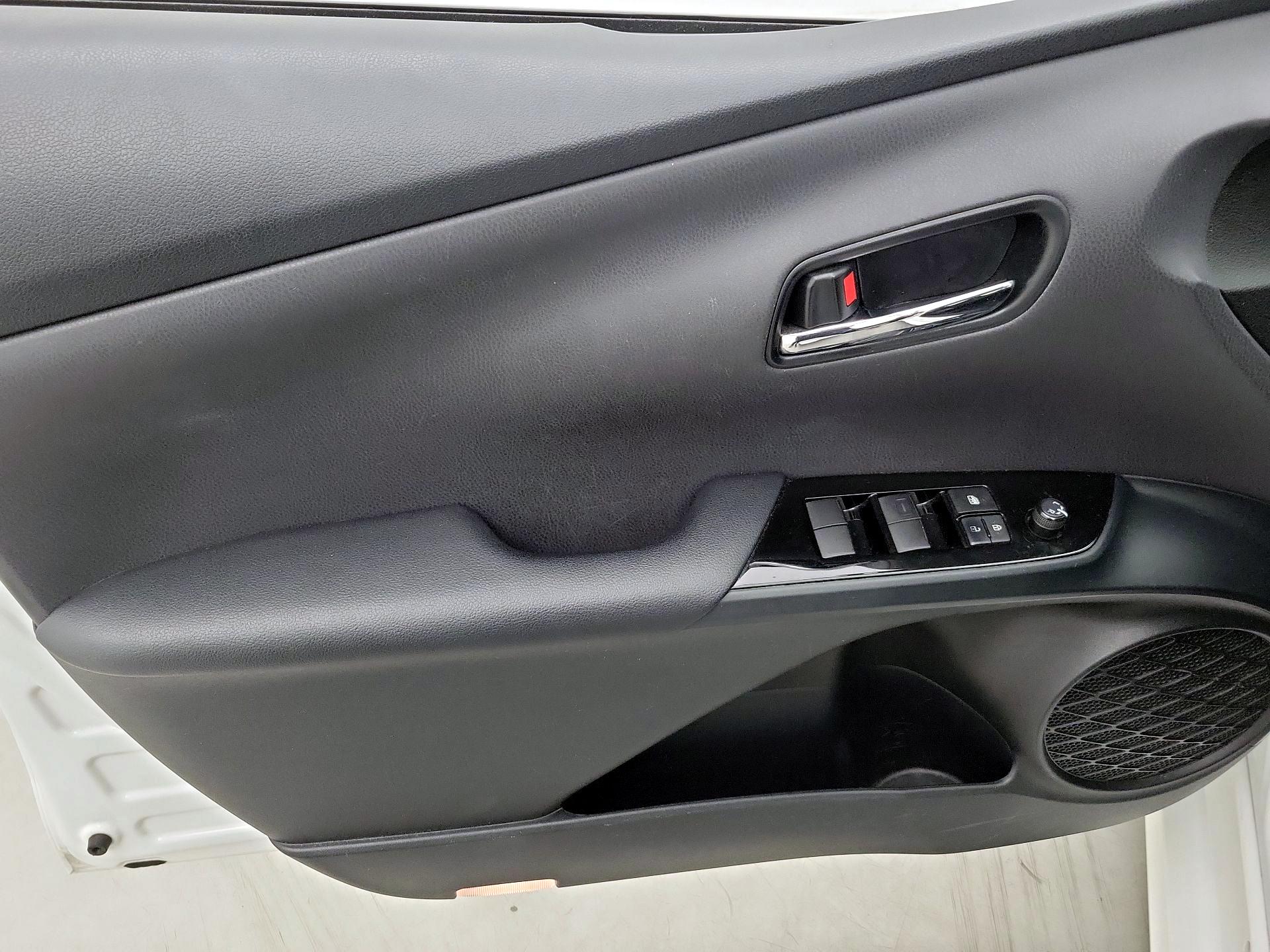 Thumbnail: 2021 Toyota Prius - 12