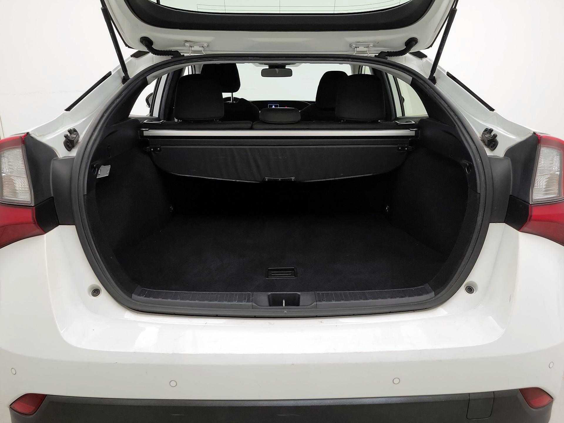 Thumbnail: 2021 Toyota Prius - 19