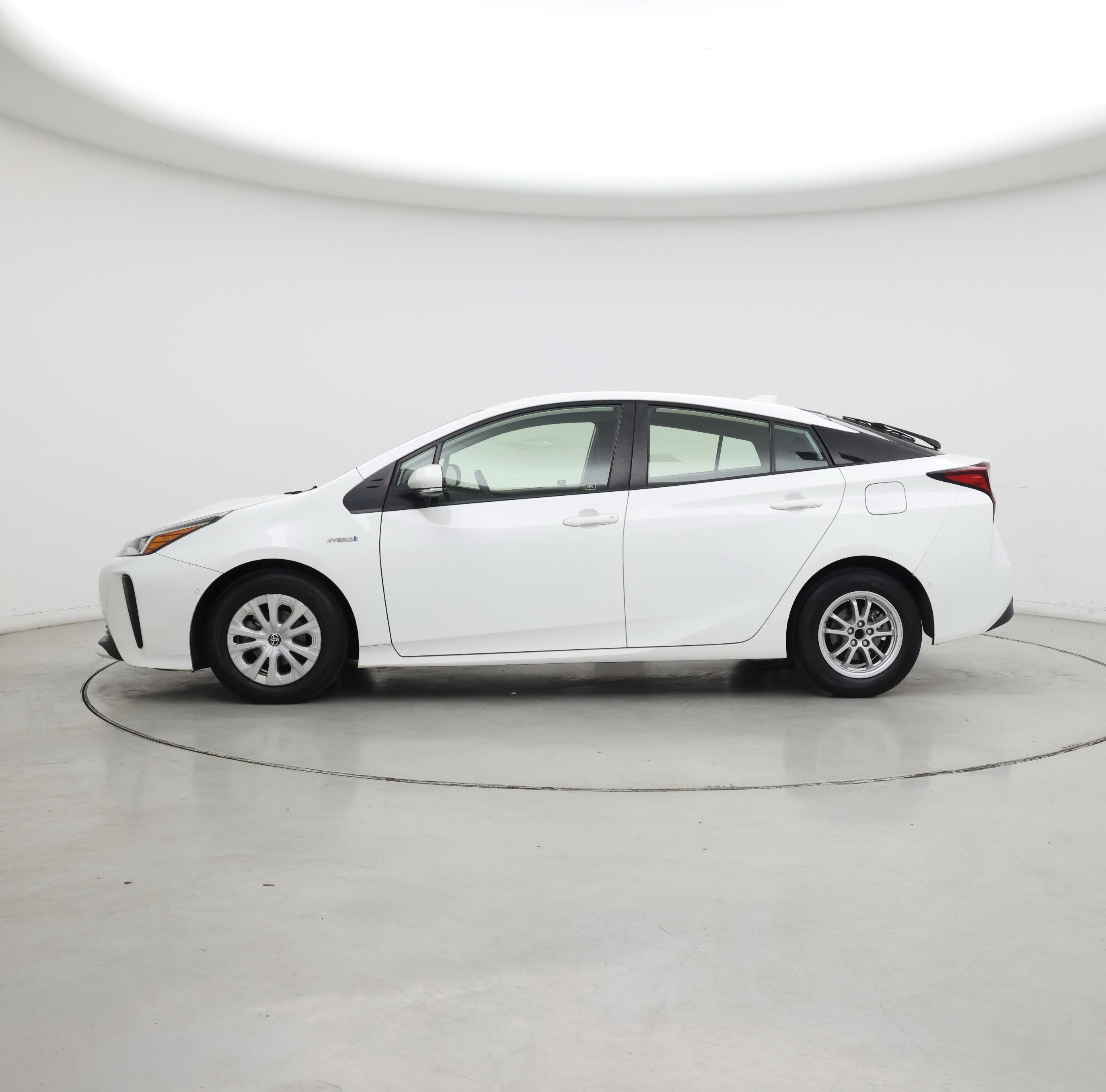 Thumbnail: 2021 Toyota Prius - 3