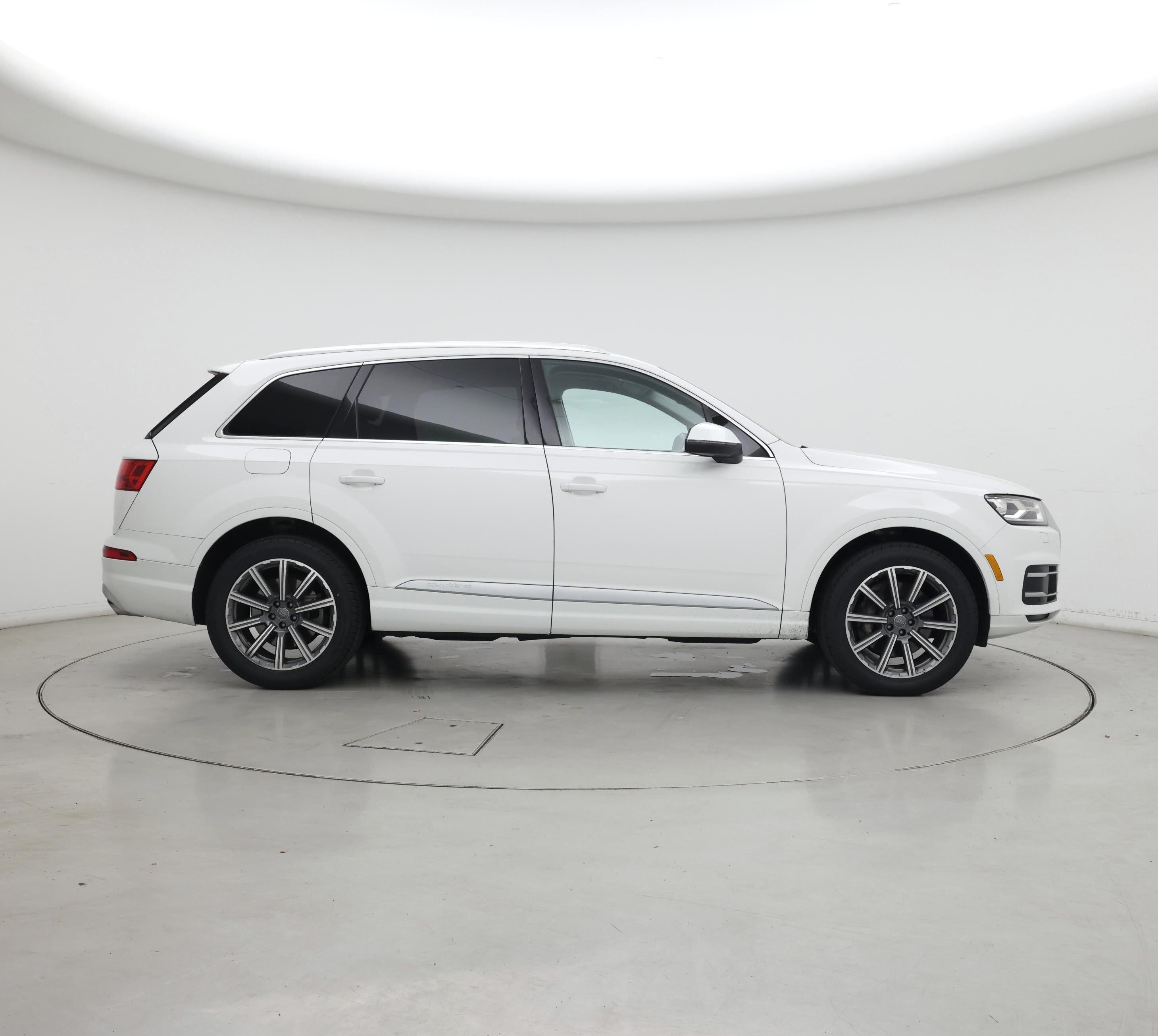 Thumbnail: 2019 Audi Q7 - 7