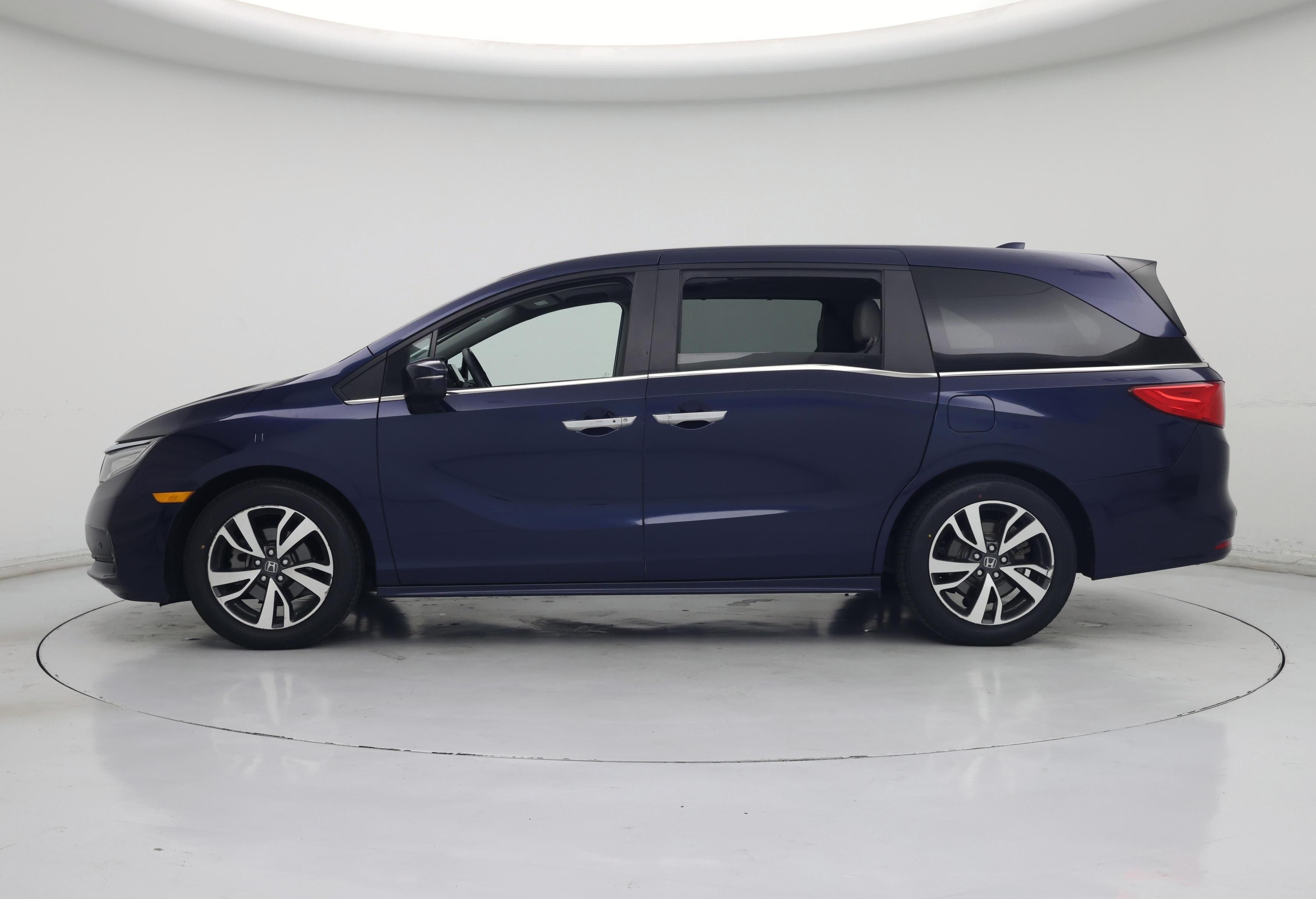 Thumbnail: 2022 Honda Odyssey - 3