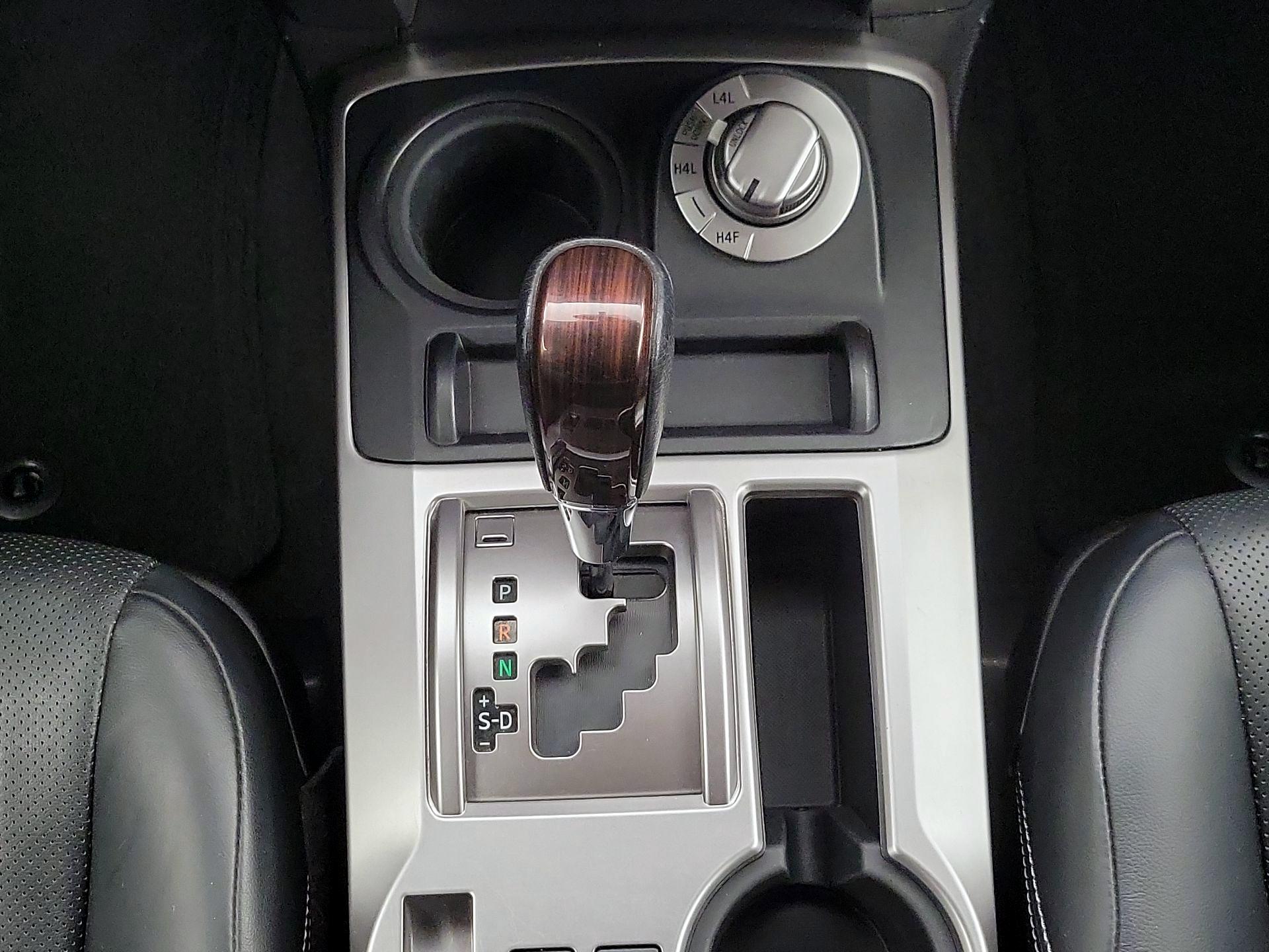 Thumbnail: 2015 Toyota 4Runner - 17