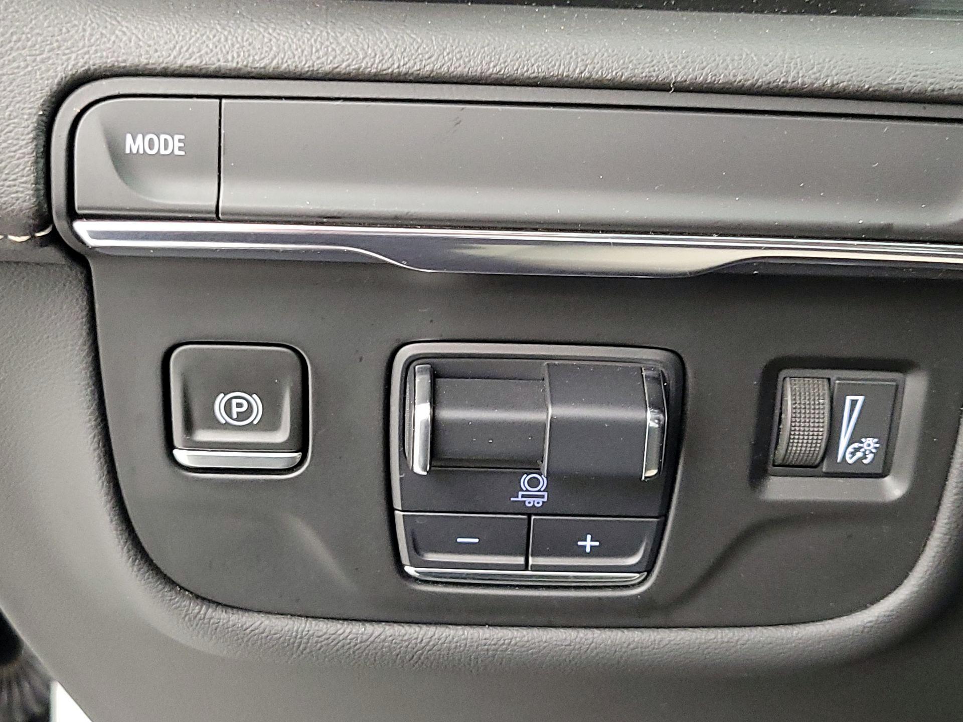 Thumbnail: 2021 Cadillac Escalade - 13