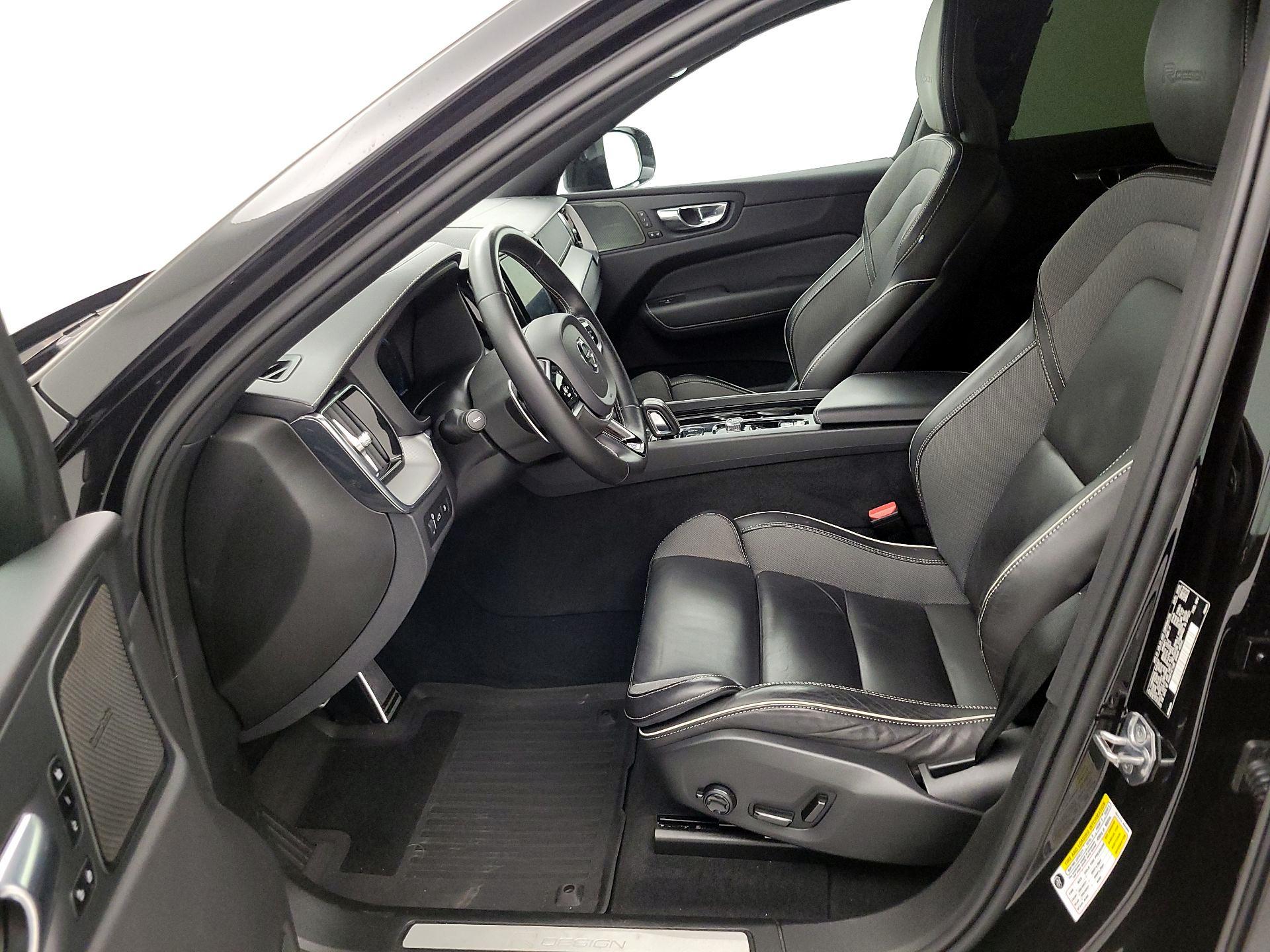 Thumbnail: 2020 Volvo XC60 - 11