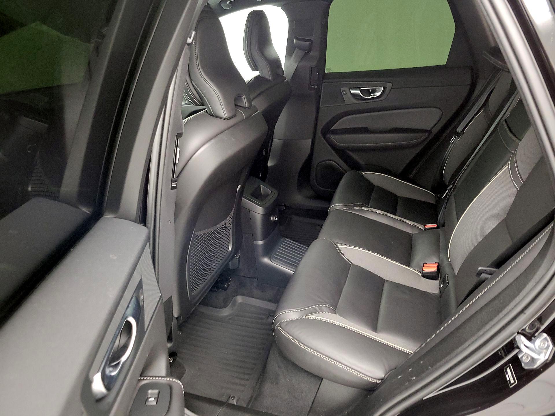 Thumbnail: 2020 Volvo XC60 - 18