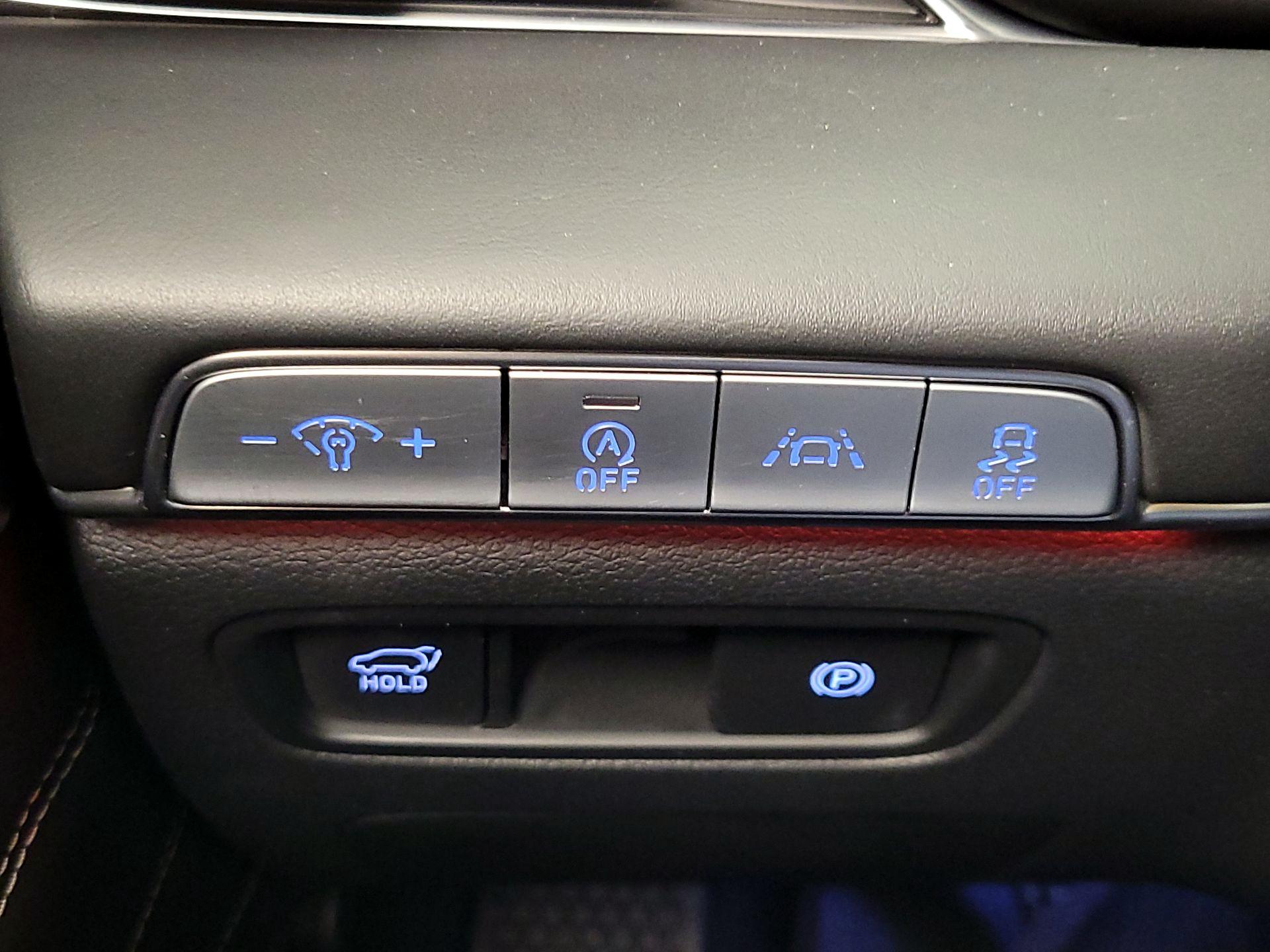 Thumbnail: 2021 Genesis GV80 - 13