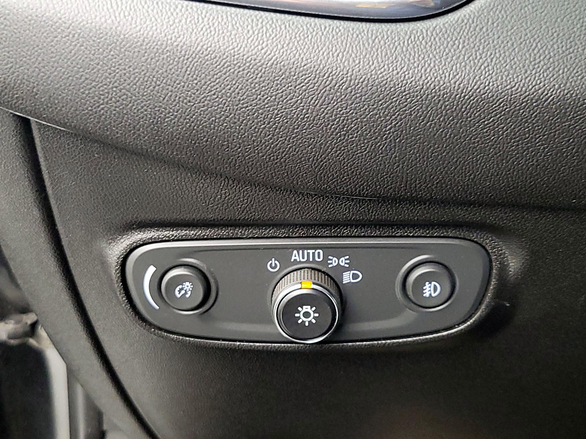 Thumbnail: 2020 Chevrolet Equinox - 13