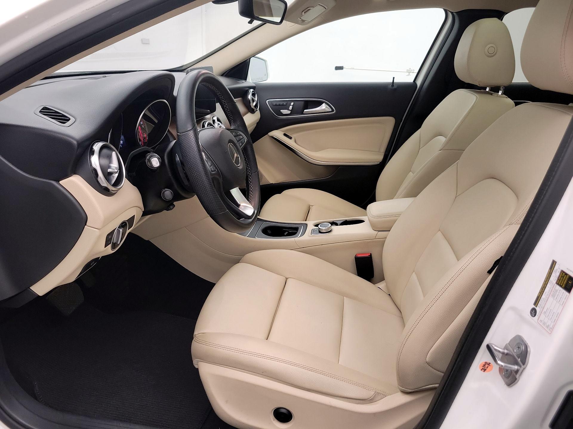 Thumbnail: 2019 Mercedes-Benz GLA - 11