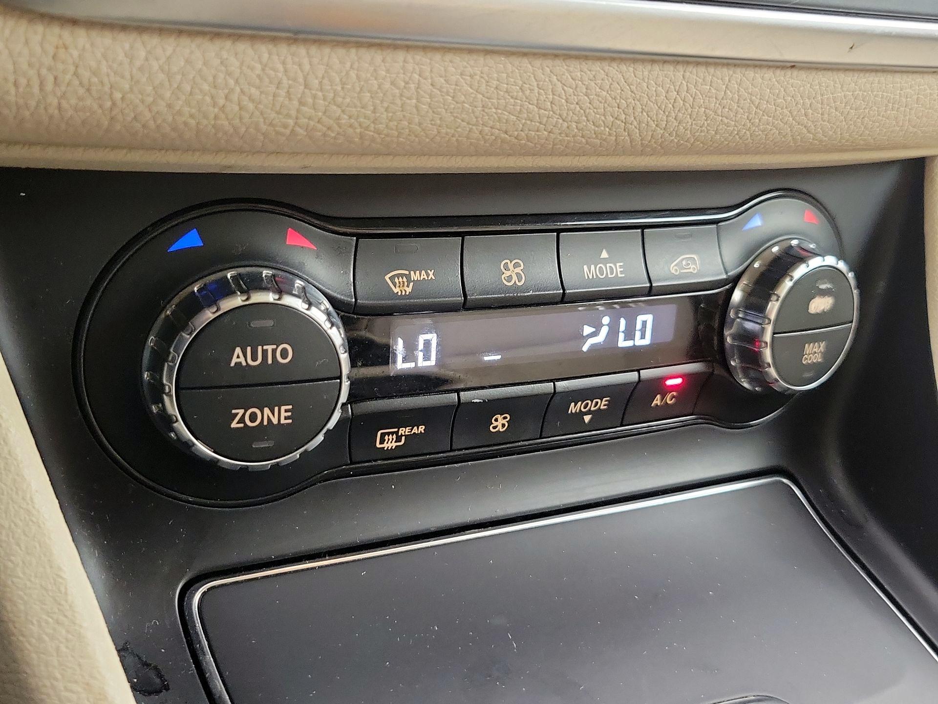 Thumbnail: 2019 Mercedes-Benz GLA - 17