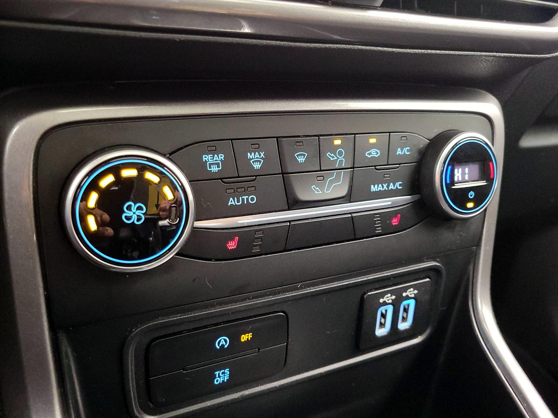 Thumbnail: 2018 Ford EcoSport - 17