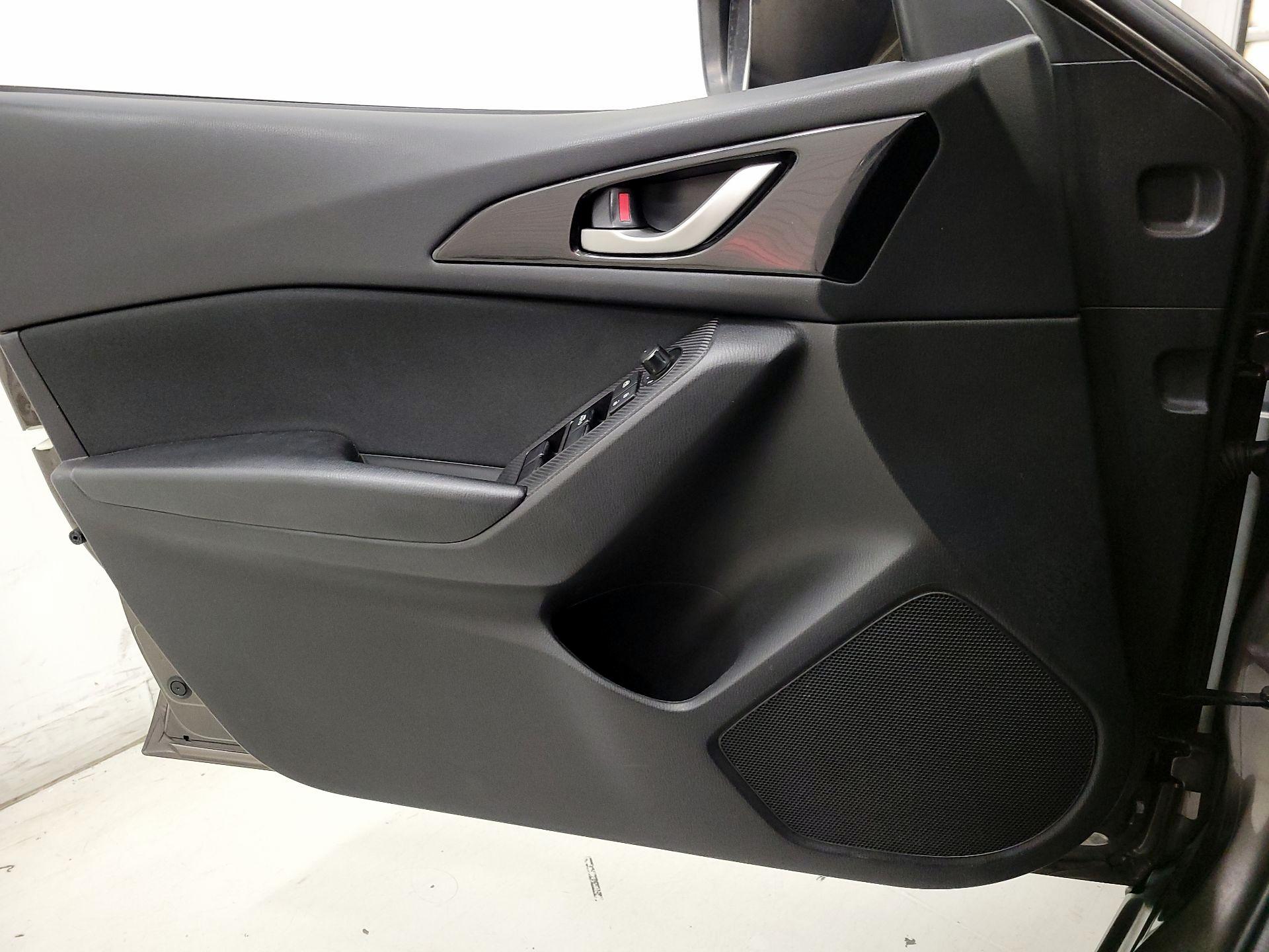 Thumbnail: 2015 Mazda Mazda3 - 12