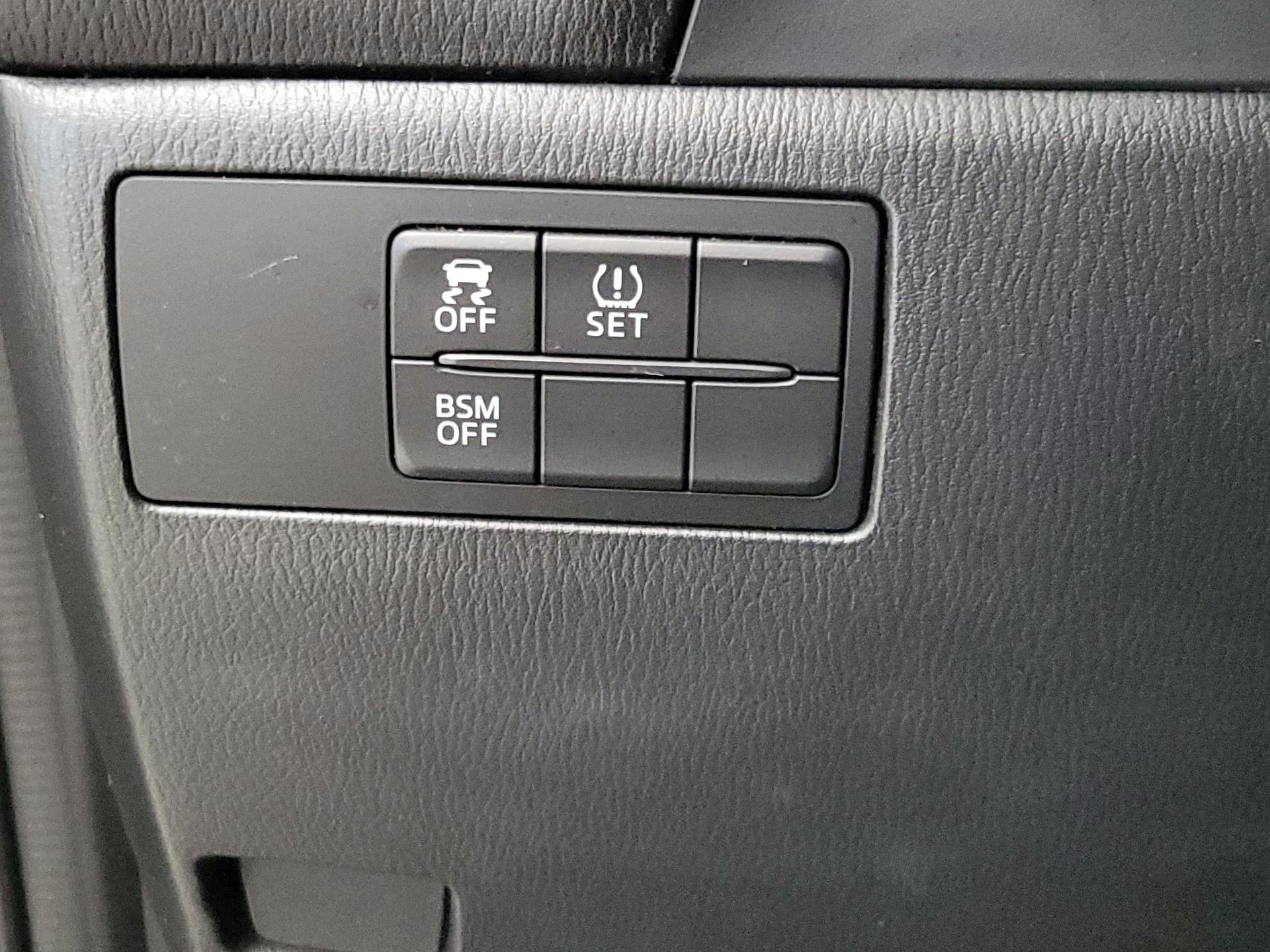 Thumbnail: 2015 Mazda Mazda3 - 13