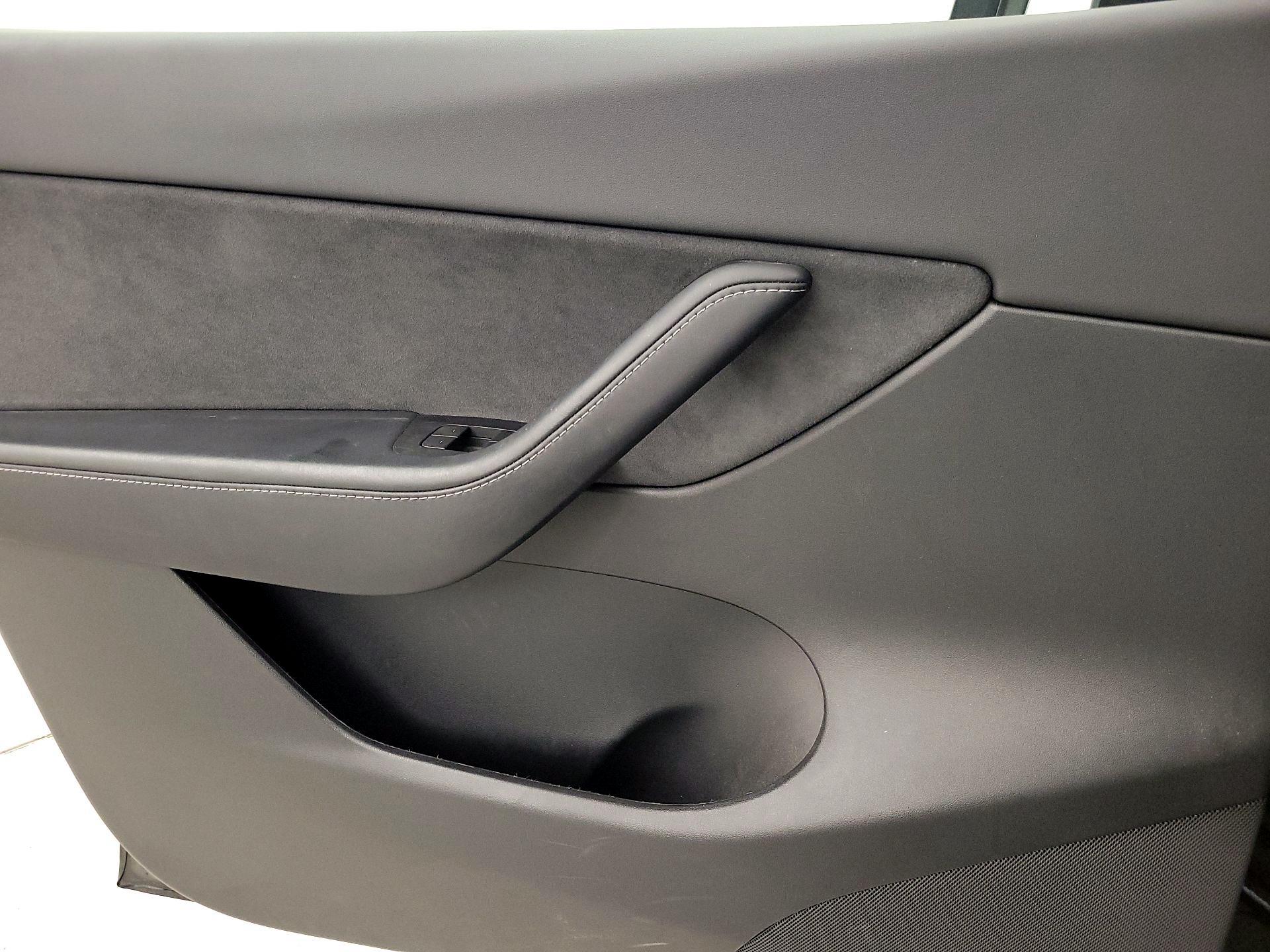 Thumbnail: 2022 Tesla Model Y - 12