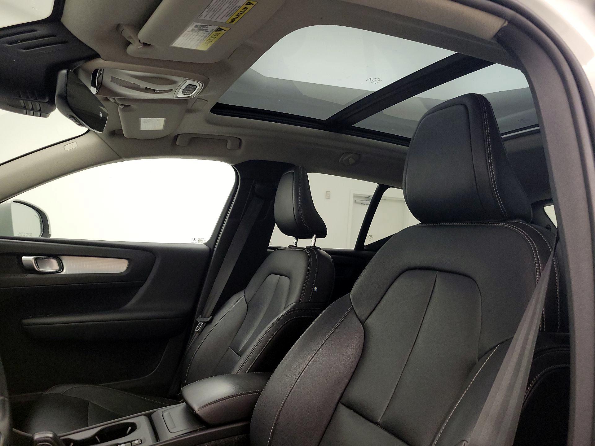 Thumbnail: 2020 Volvo XC40 - 17