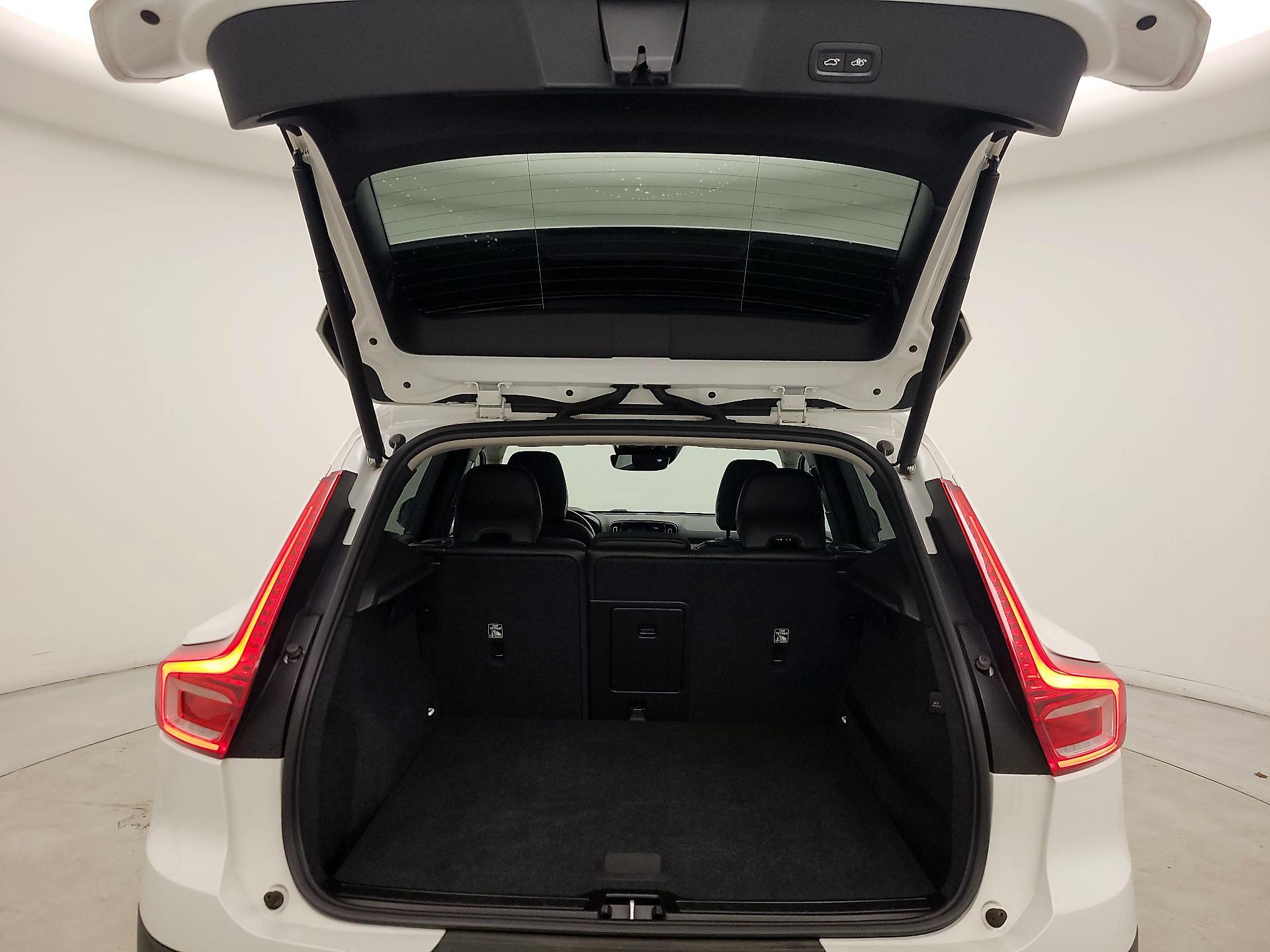 Thumbnail: 2020 Volvo XC40 - 19