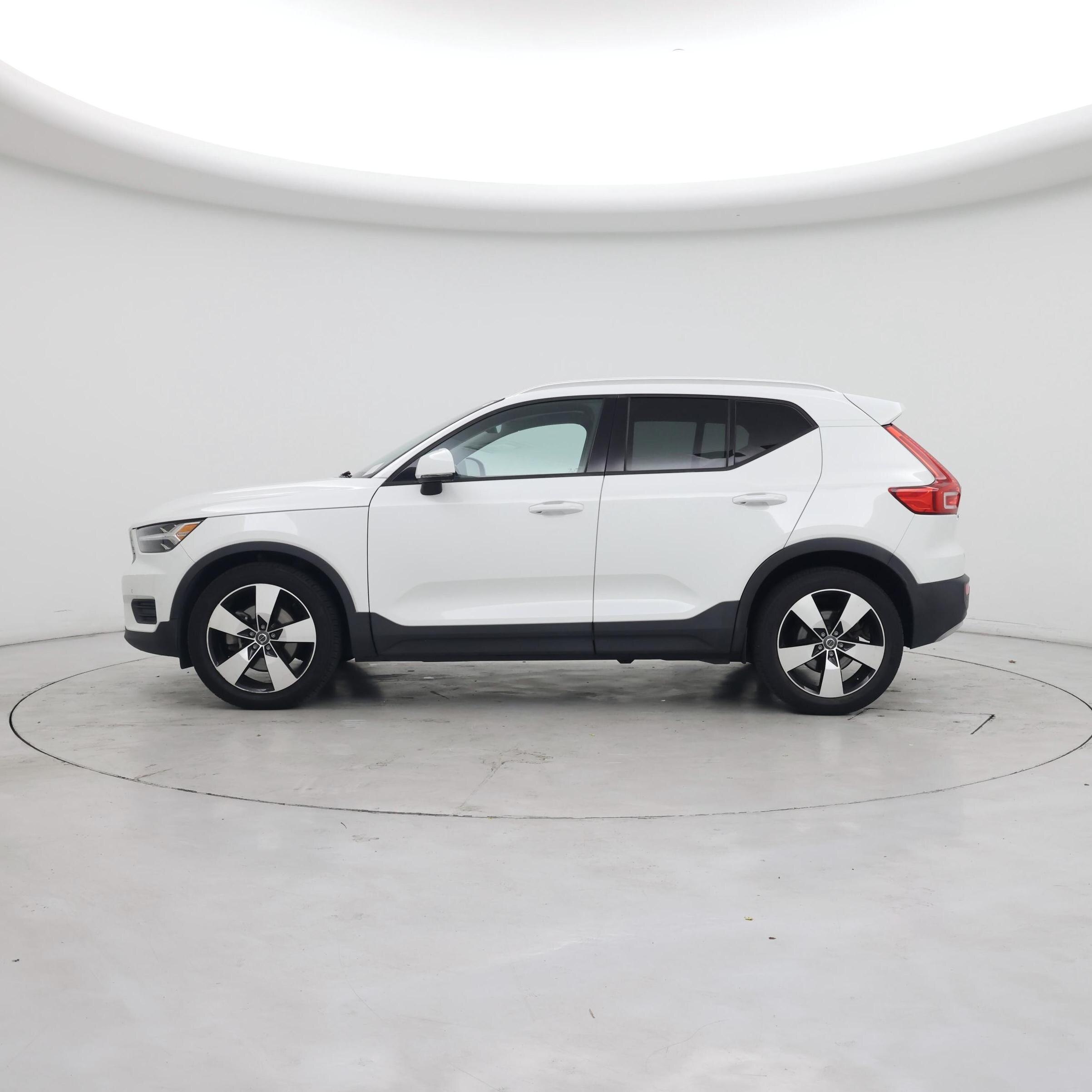 Thumbnail: 2020 Volvo XC40 - 3
