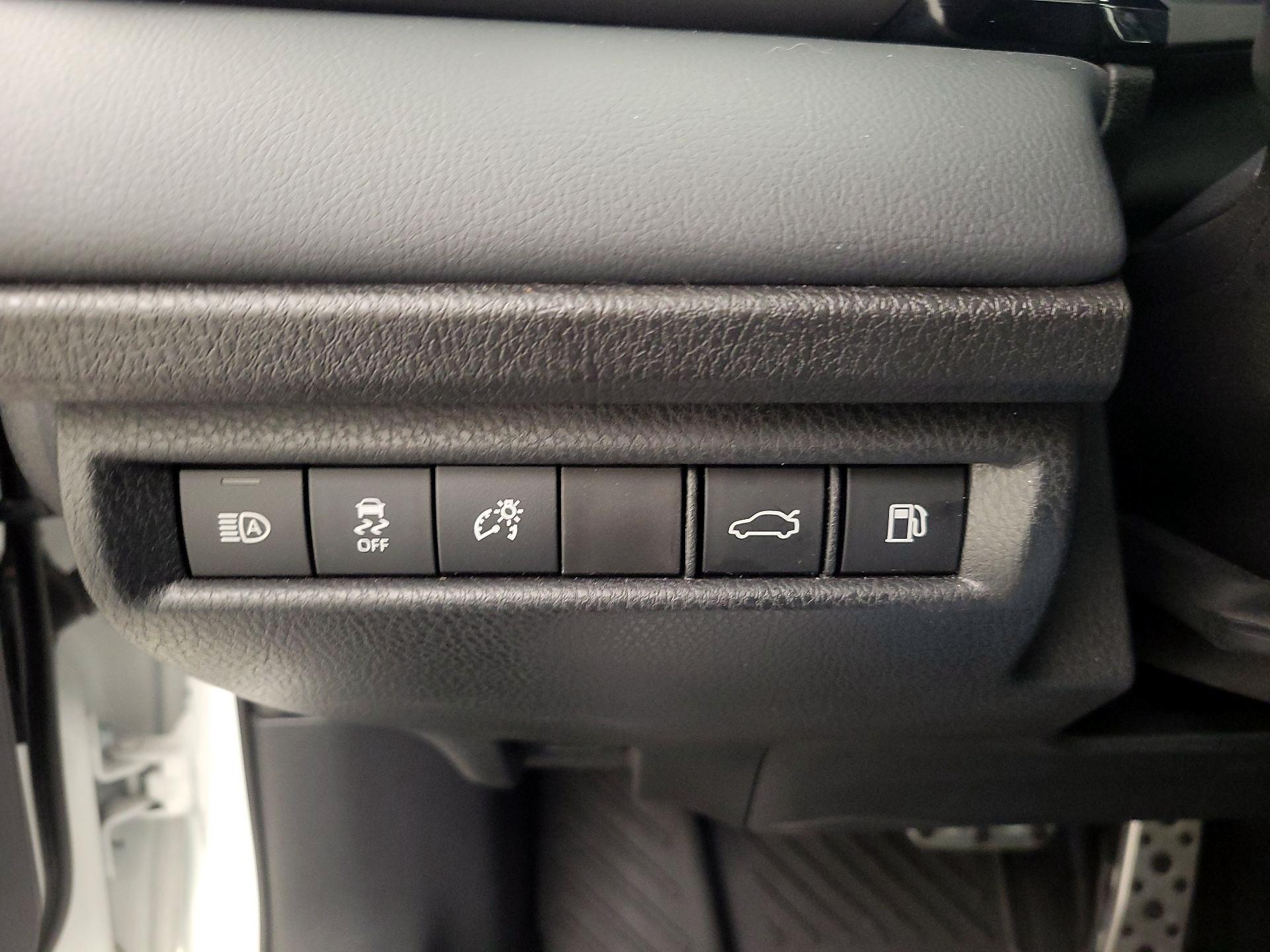 Thumbnail: 2025 Toyota Camry - 13