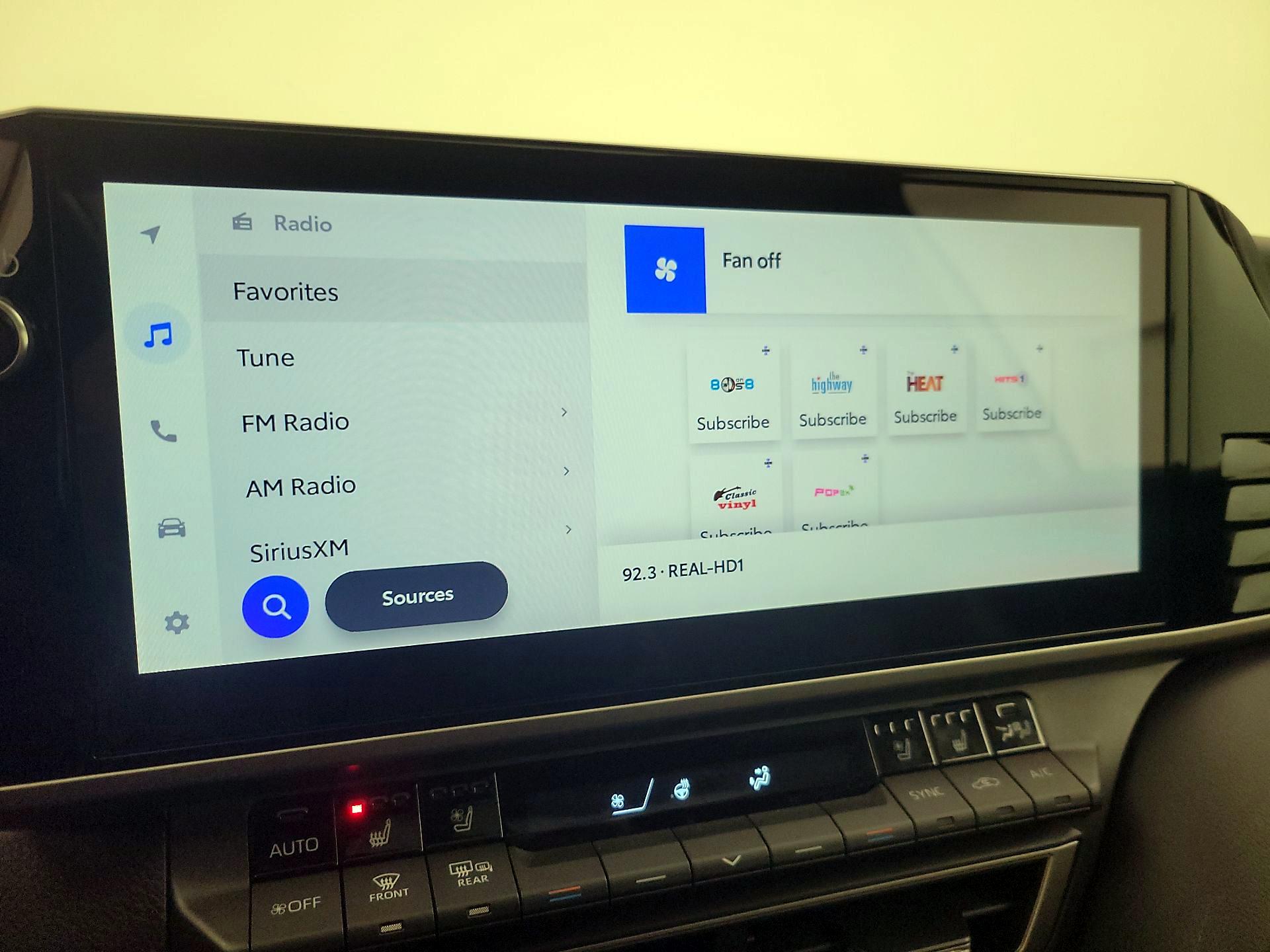 Thumbnail: 2025 Toyota Camry - 15