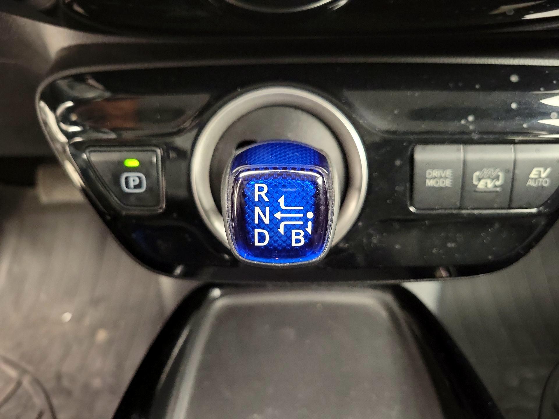 Thumbnail: 2020 Toyota Prius Prime - 17