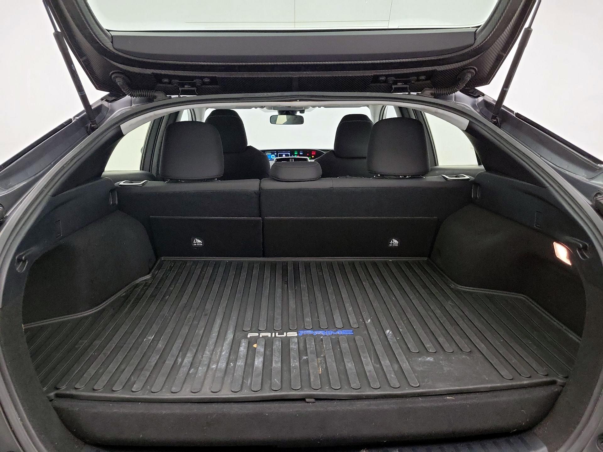 Thumbnail: 2020 Toyota Prius Prime - 20