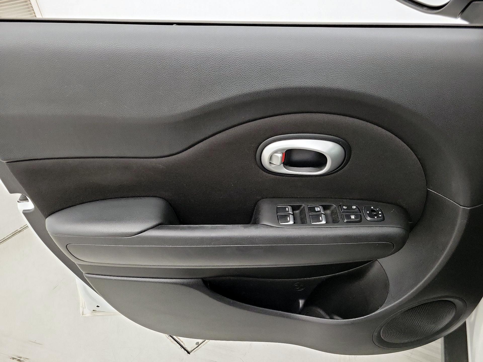 Thumbnail: 2017 Kia Soul - 12