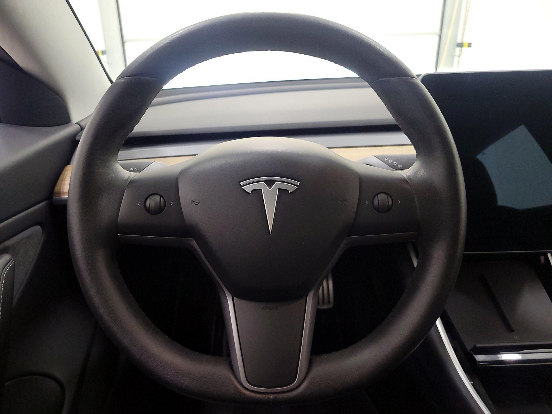 Thumbnail: 2020 Tesla Model 3 - 10