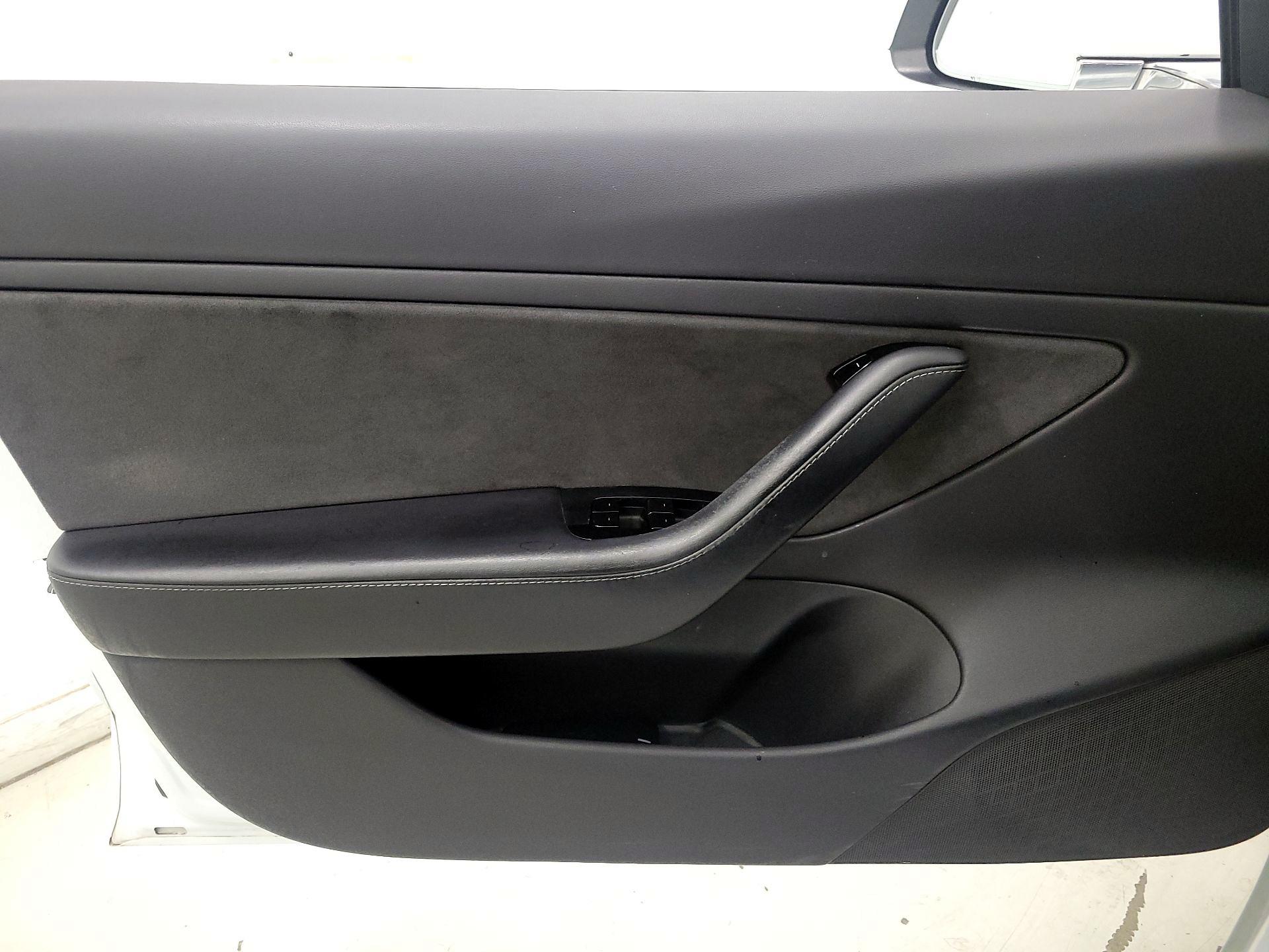 Thumbnail: 2020 Tesla Model 3 - 12