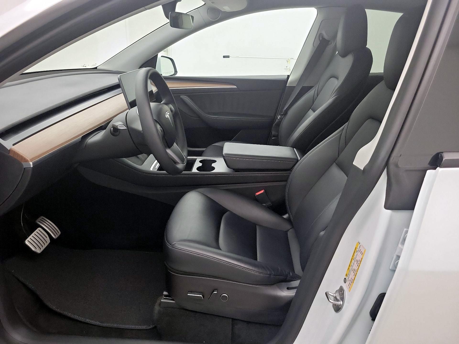 Thumbnail: 2022 Tesla Model Y - 11