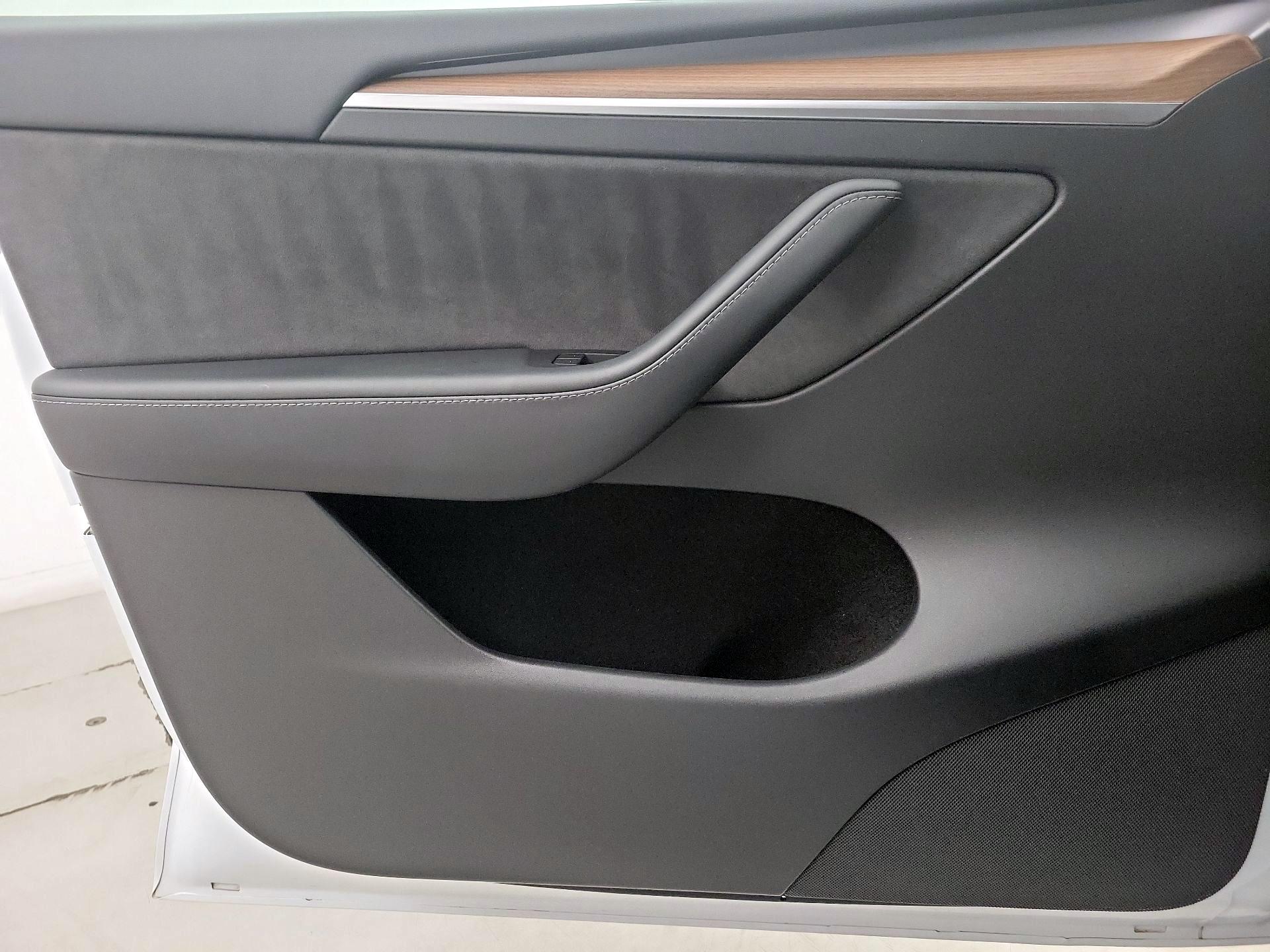 Thumbnail: 2022 Tesla Model Y - 12