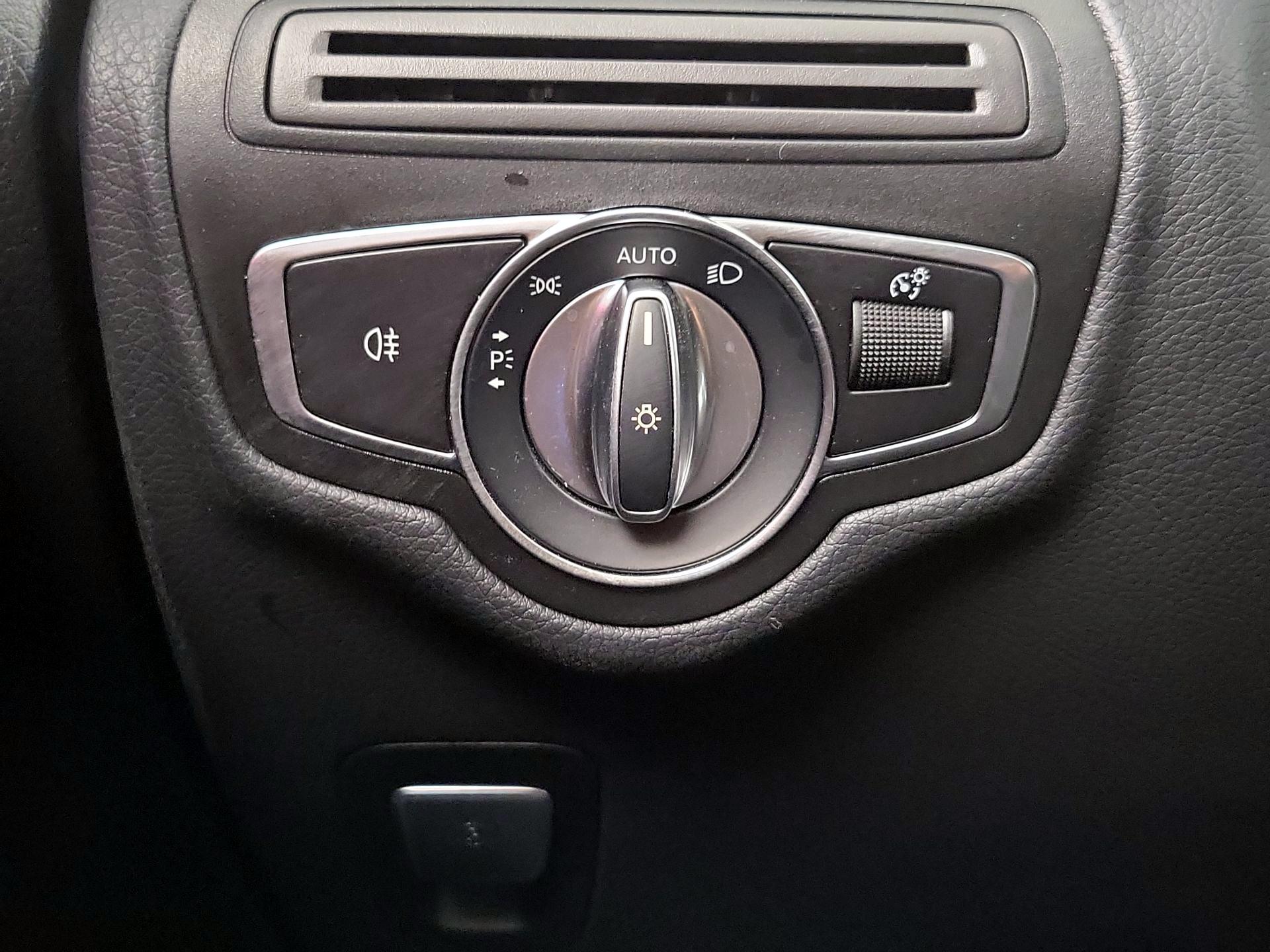 Thumbnail: 2021 Mercedes-Benz GLC - 13