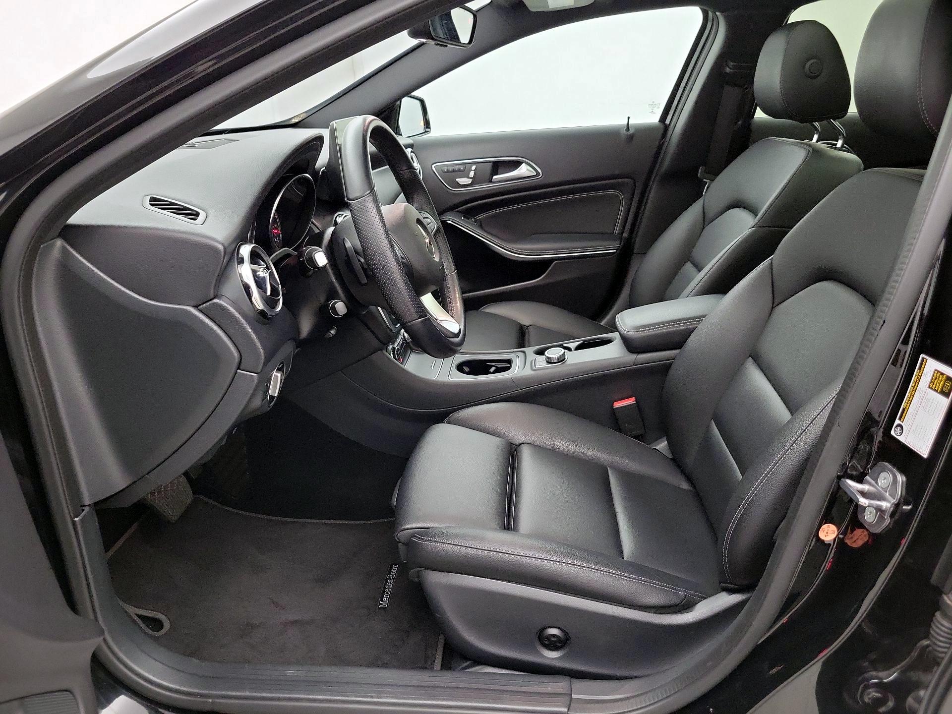 Thumbnail: 2020 Mercedes-Benz GLA - 11