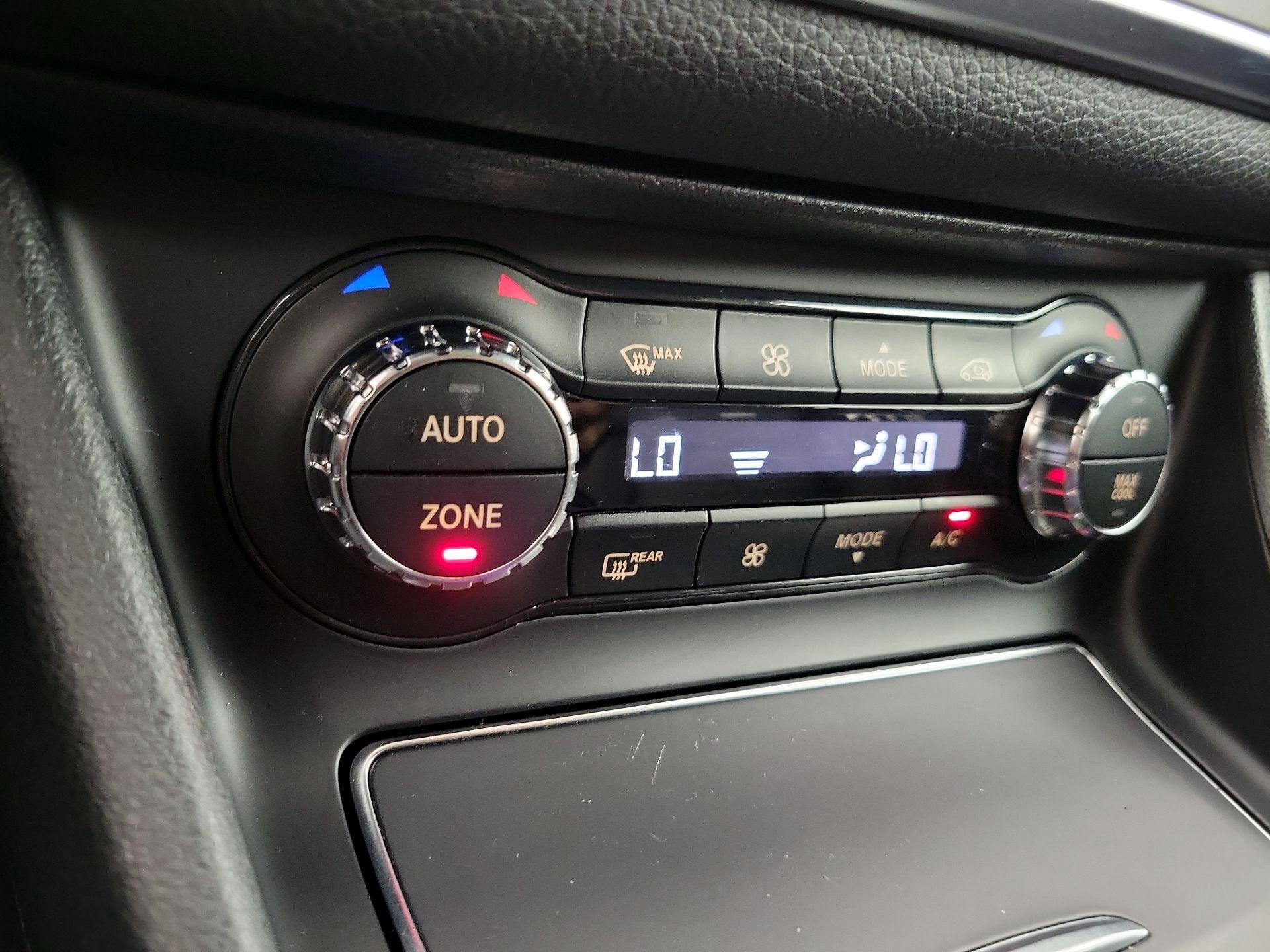 Thumbnail: 2020 Mercedes-Benz GLA - 16