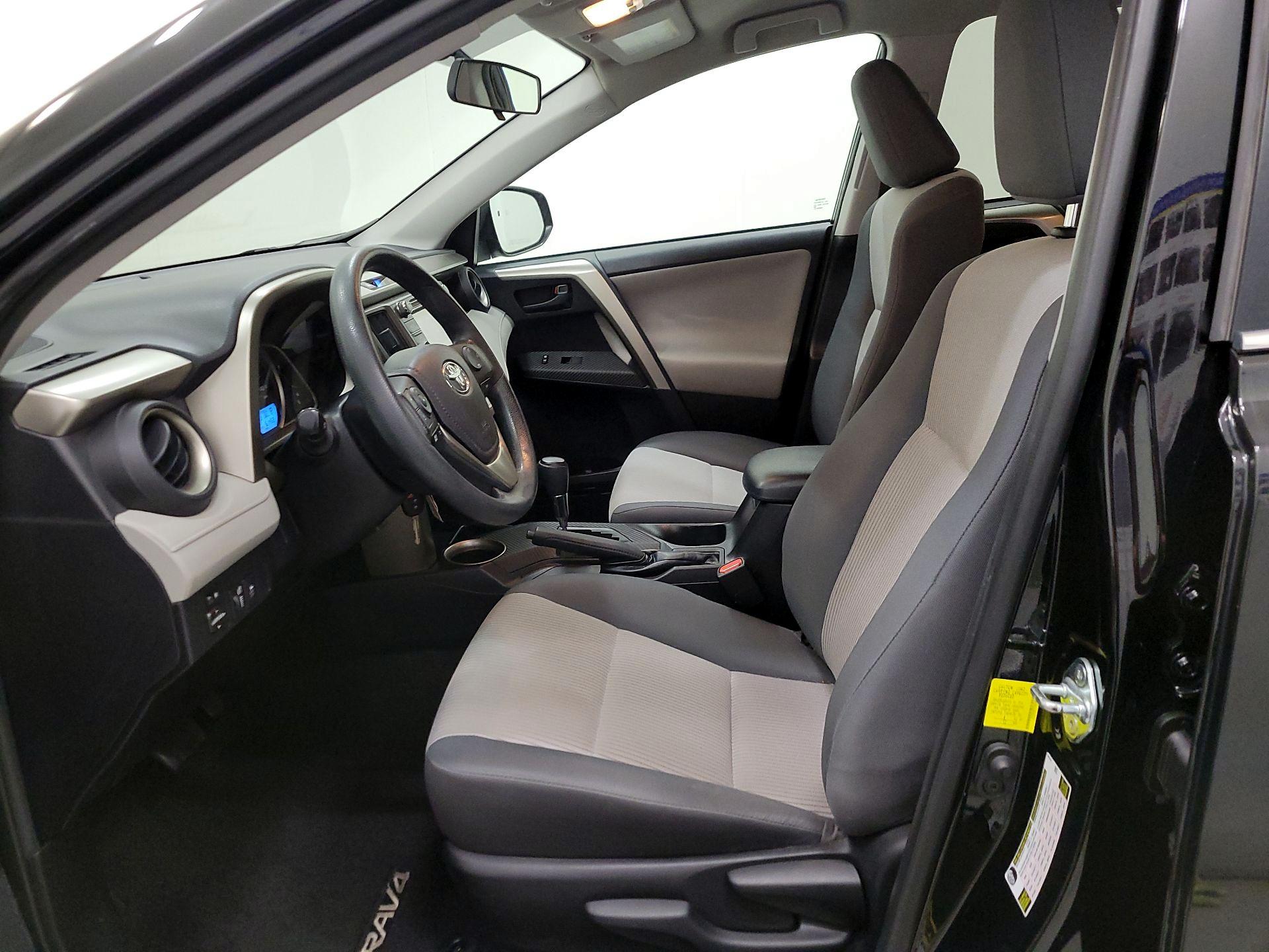 Thumbnail: 2015 Toyota RAV4 - 11