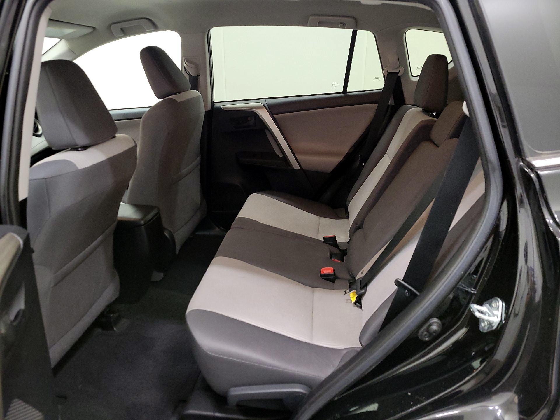 Thumbnail: 2015 Toyota RAV4 - 19