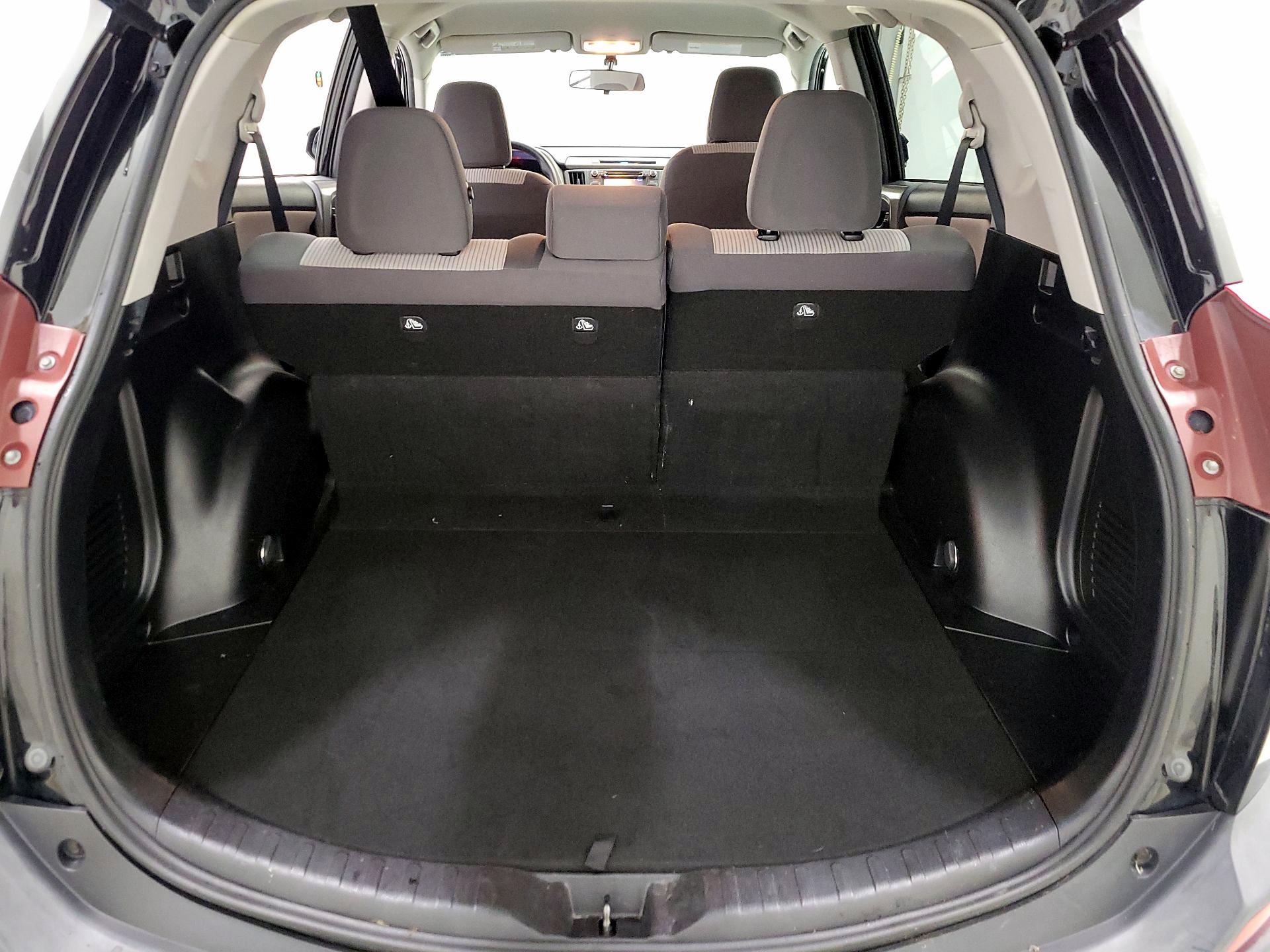 Thumbnail: 2015 Toyota RAV4 - 20