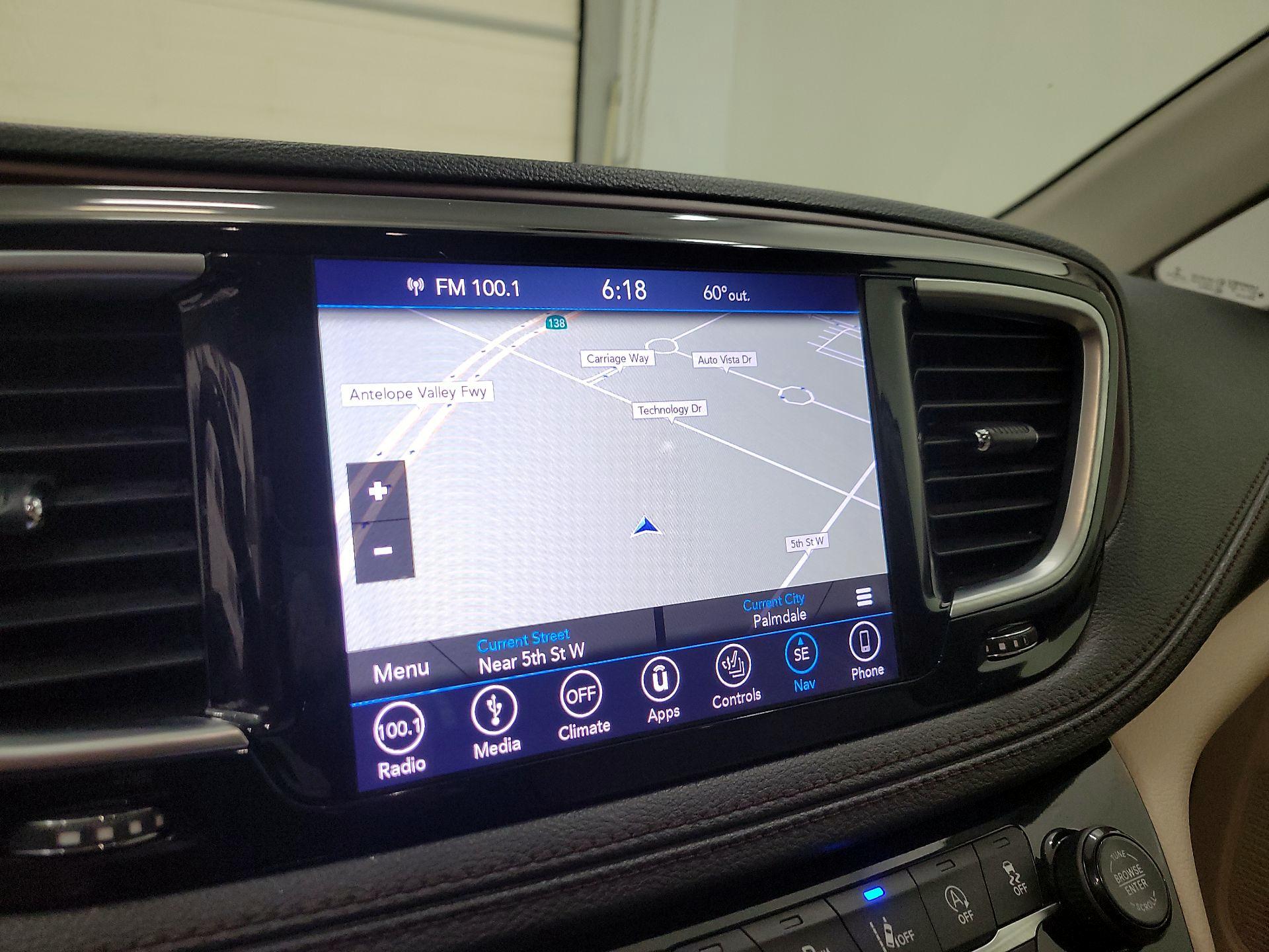 Thumbnail: 2018 Chrysler Pacifica - 14