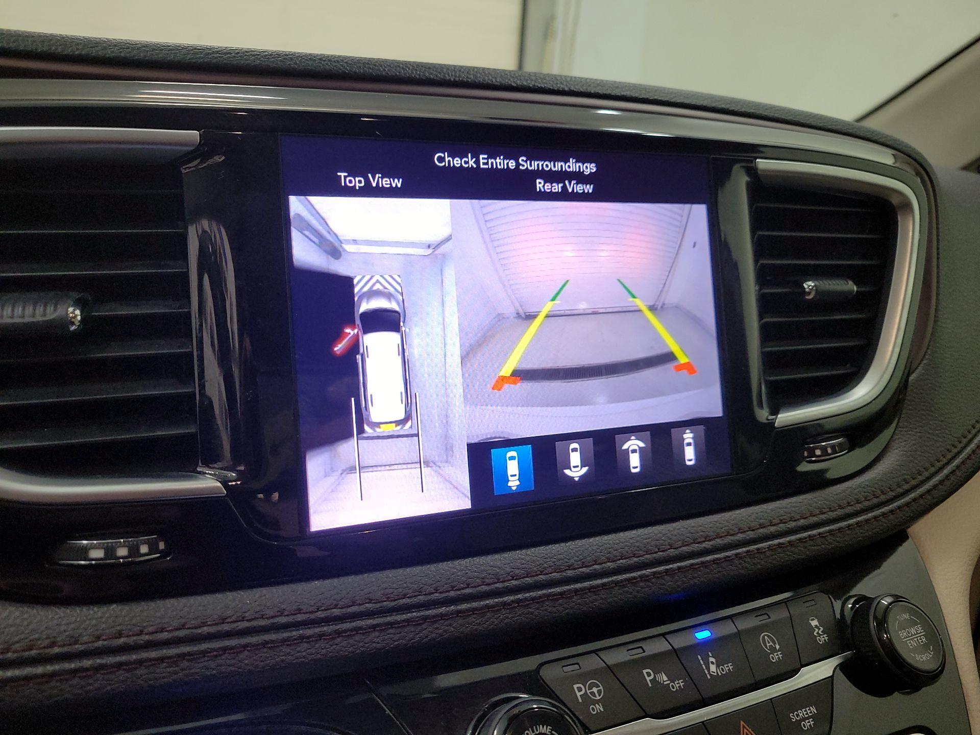 Thumbnail: 2018 Chrysler Pacifica - 15