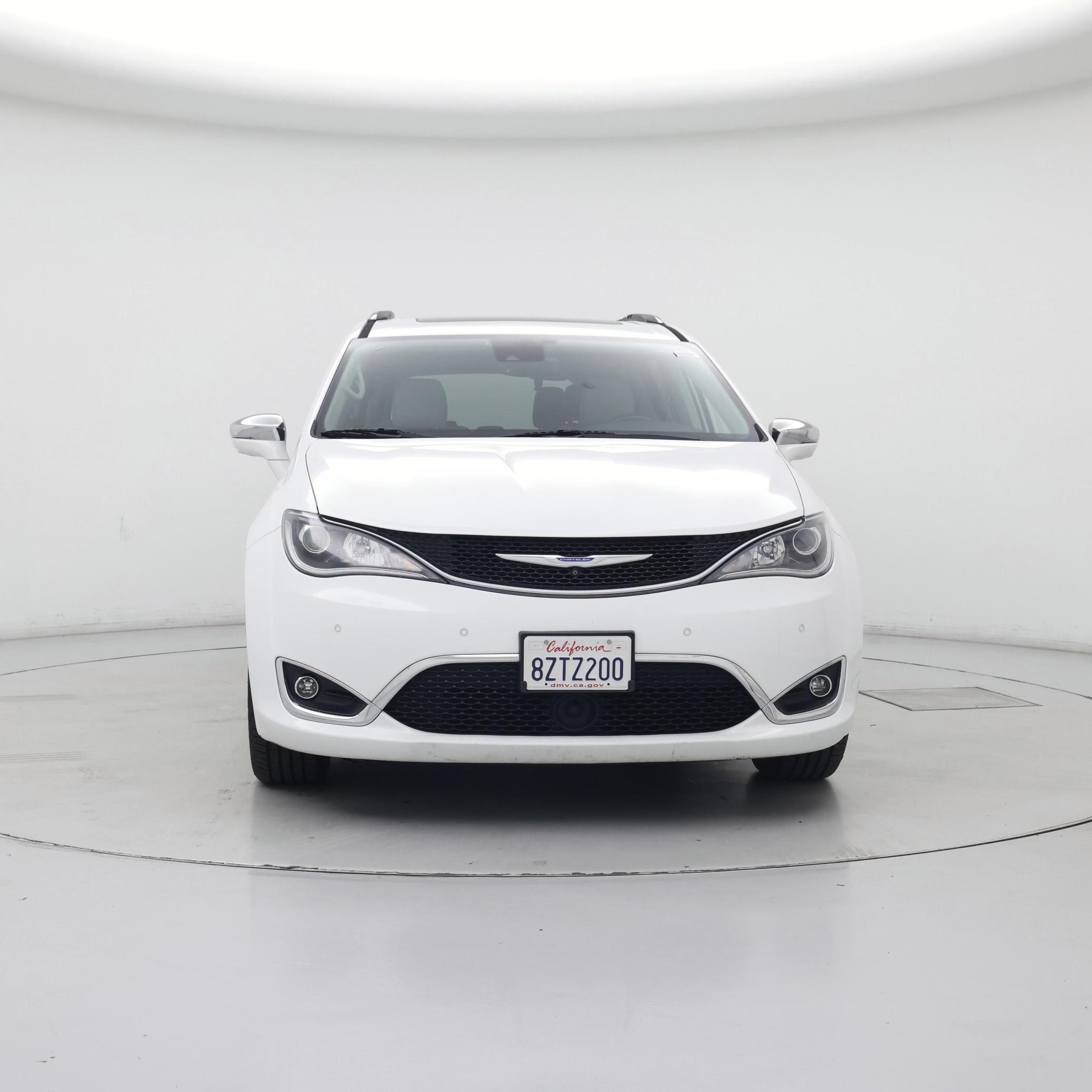 Thumbnail: 2018 Chrysler Pacifica - 5